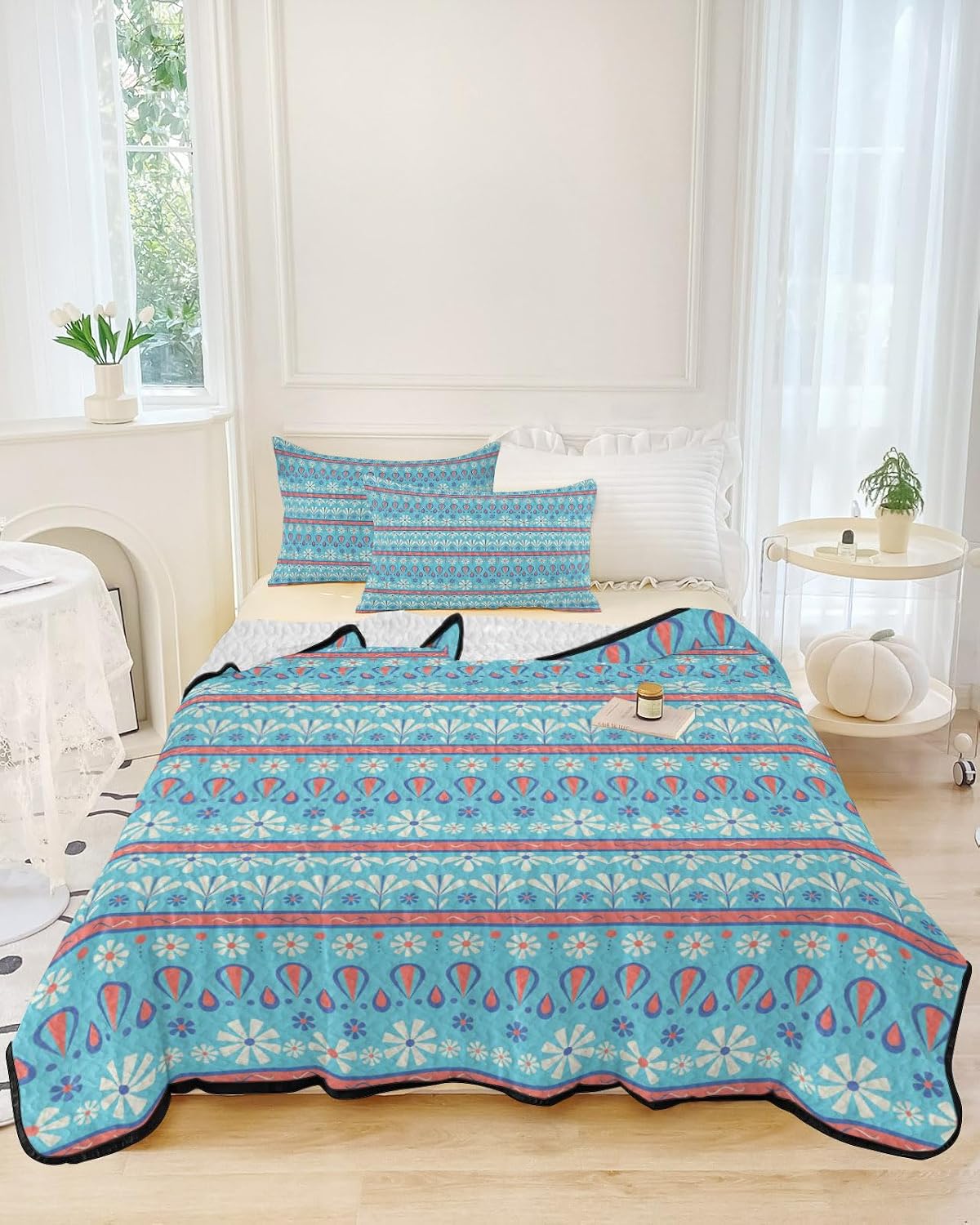 King Size Quilt Set, Boho Ethnic Style Lightweight Bedspread Coverlet Set Soft Microfiber Summer Quilt with 2 Pillow Shams, White Blue Pink Flower Line 3 Piece Comforter Bedding Set