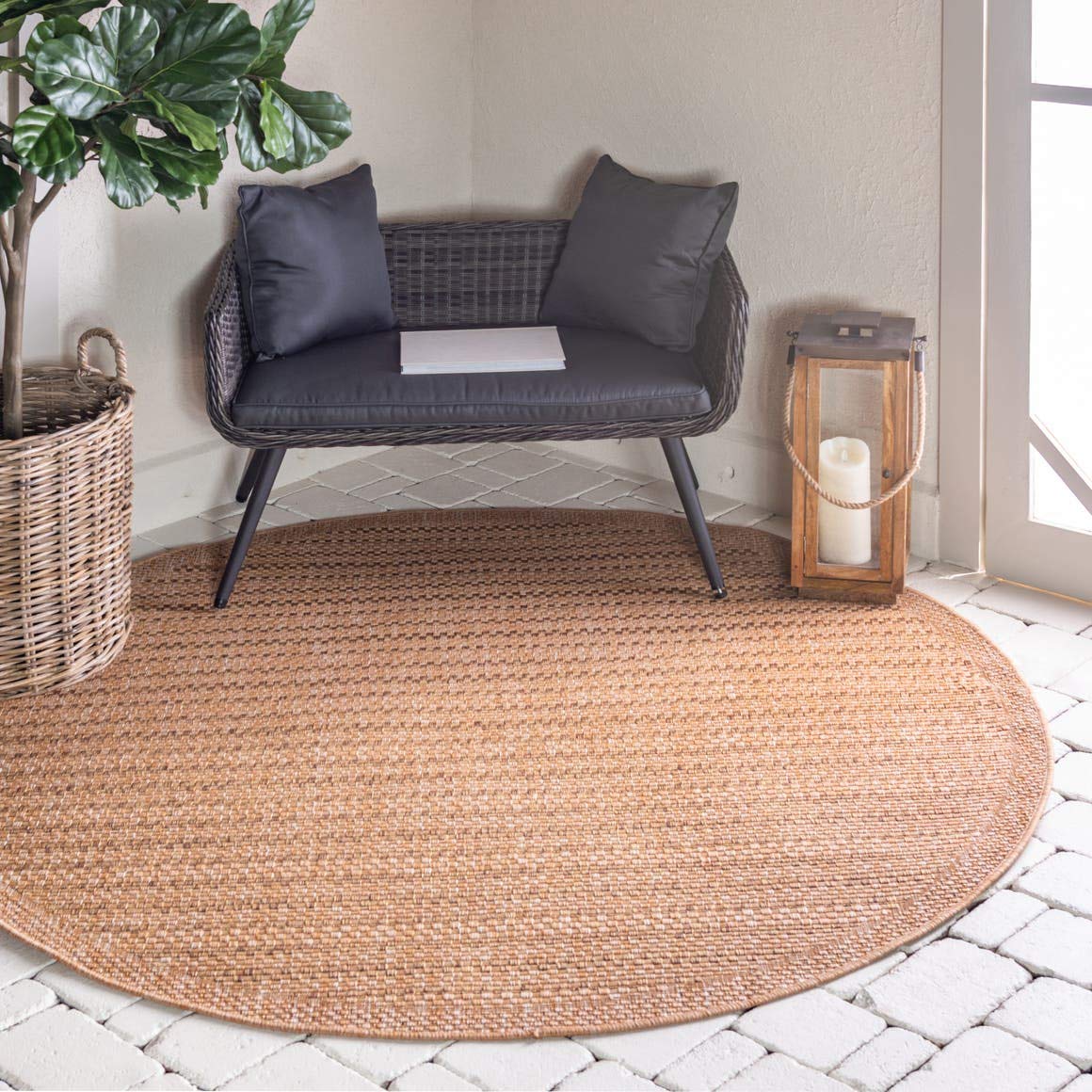Unique Loom Outdoor Border Collection Area Rug - Checkered (6' 1" Round, Light Brown)
