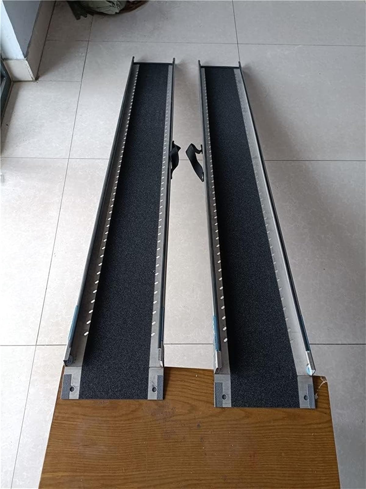 Rampa per sedia a rotelle, 1,5 m/1,2 m/0,9 m/0,6 m di lunghezza, rampa antiscivolo per porte e gradini, rampa per soglia di accesso alla mobilità per casa/scale/scooter, carico 150 kg (100 cm)