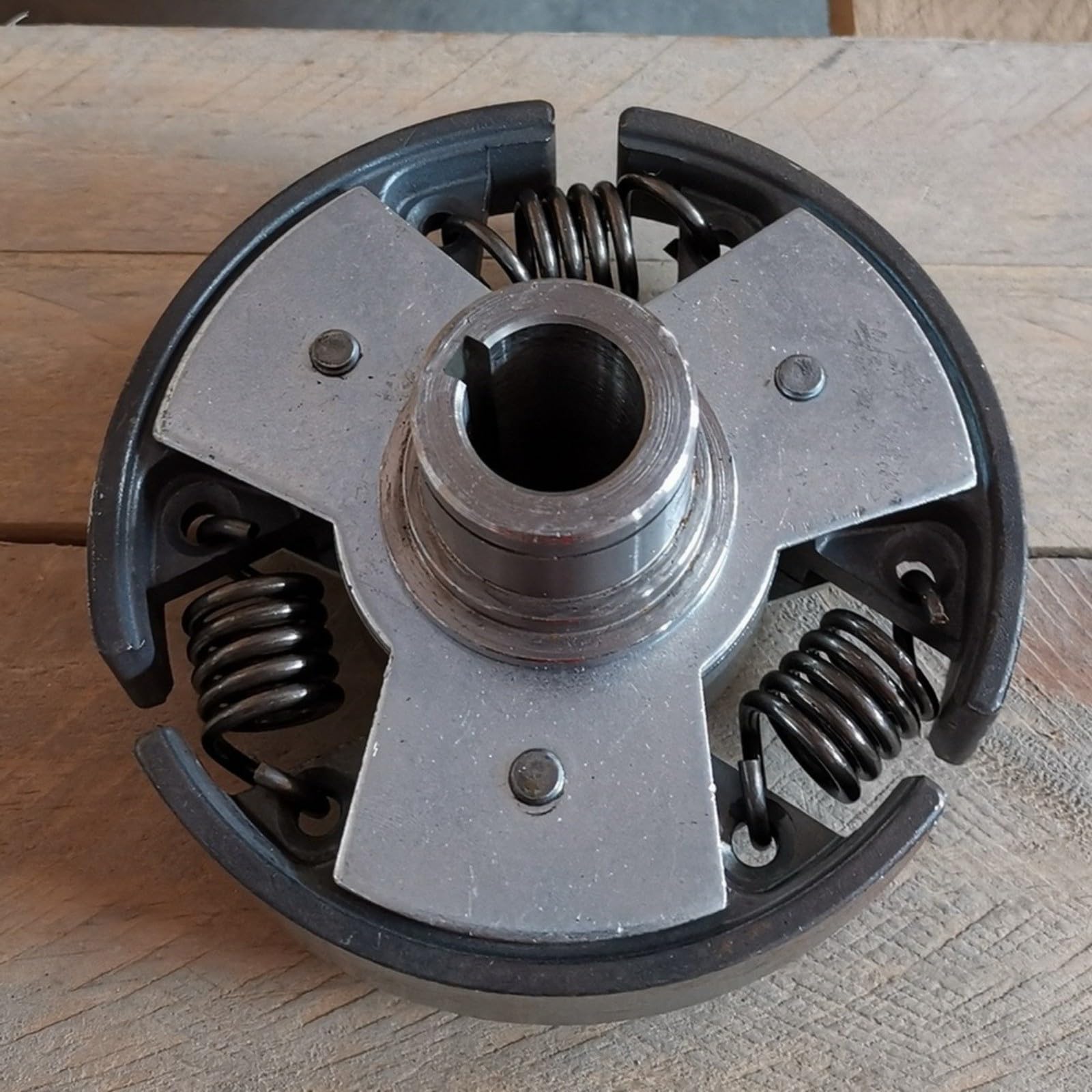 Accesorio de repuesto de embrague para soplador de hojas Wacker WP1550 WP1540, pieza de aspiradora 1704115, construcción para uso resistente, diseño ligero de 1110 g para un fácil manejo y reducción