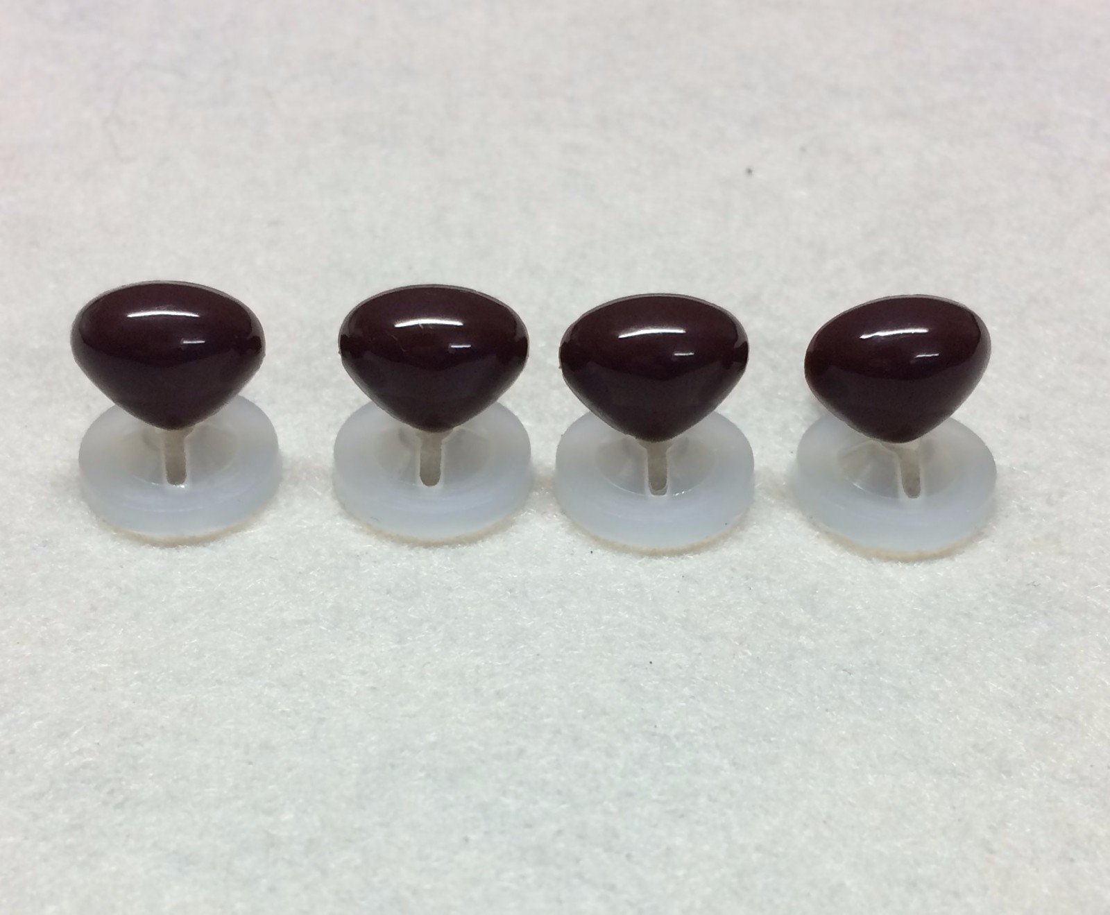 celloexpress 30mm x 23mm Brown Triangle Noses with Plastic Backs - Safety Noses for Soft Toy Teddy Bear Animal Making (Pack of 4) โ image 1