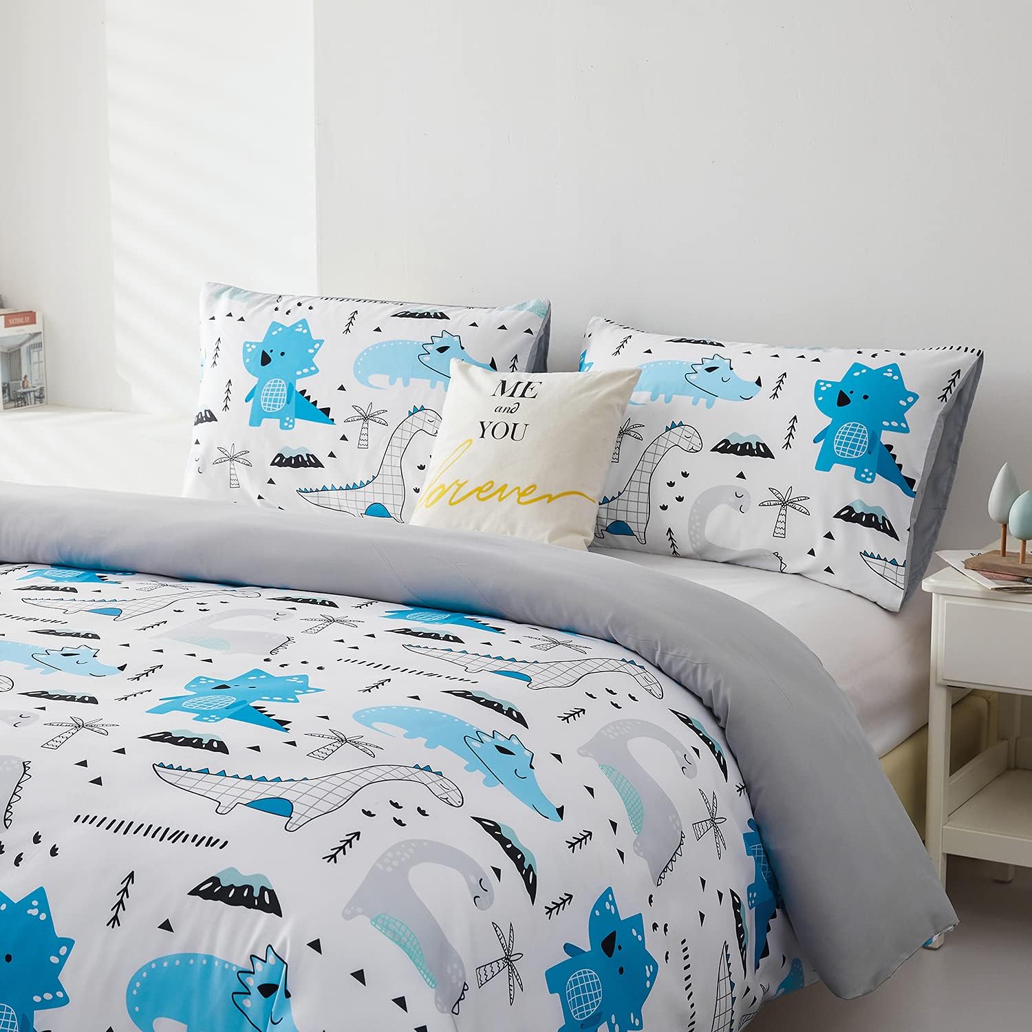 YOOCOOL Kids Duvet Cover Set,100% Microfiber 3pcs Bedding Cover Set for Boys and Girls,Soft and Breathable Comforter Cover with Cute Cartoon Printed
