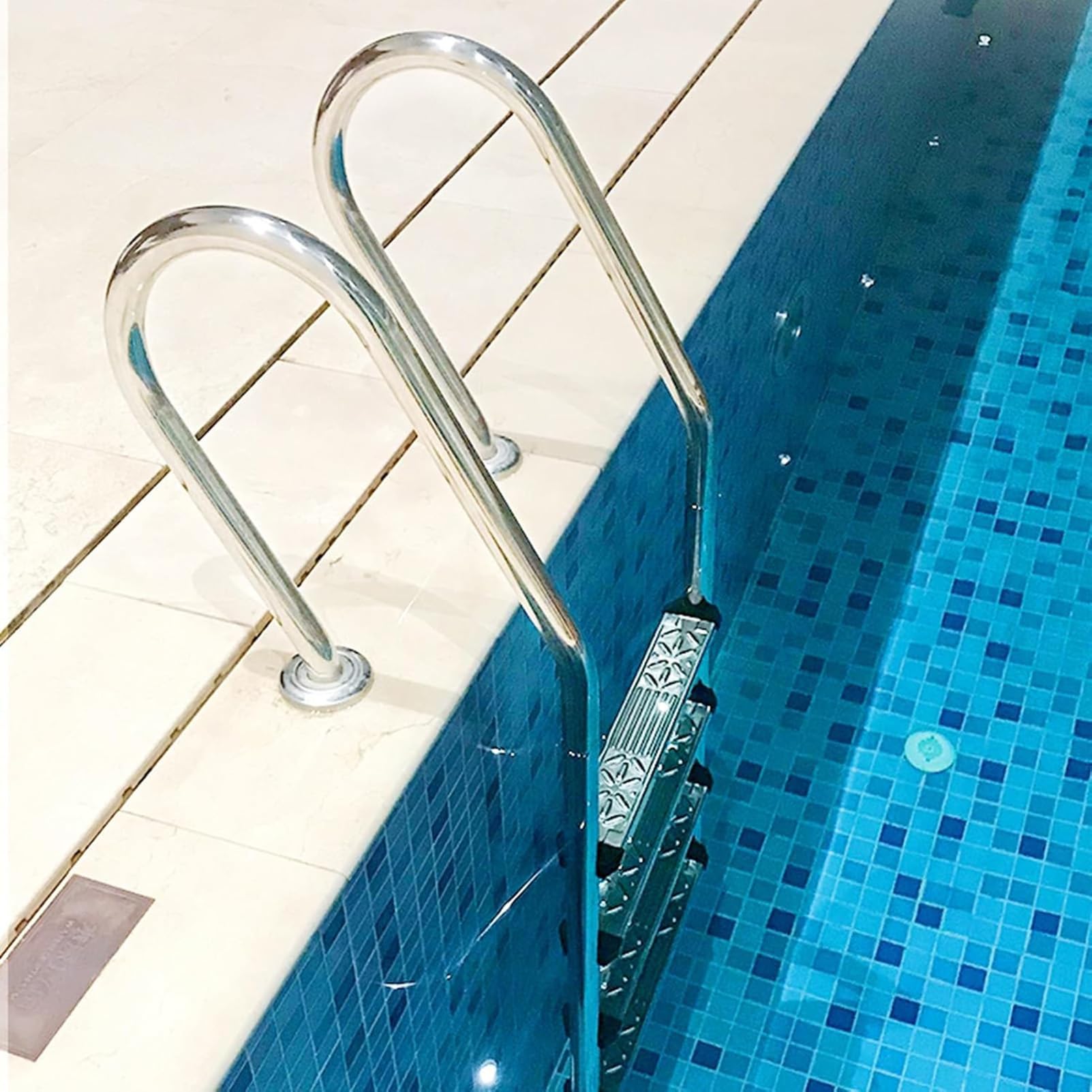Échelle De Piscine Hors Sol Inclinée, Échelle De Piscine, Marchepied De Piscine, Marchepied Enterré en Acier Inoxydable À 2/3 Marches, Facile À Utiliser (3 Steps)