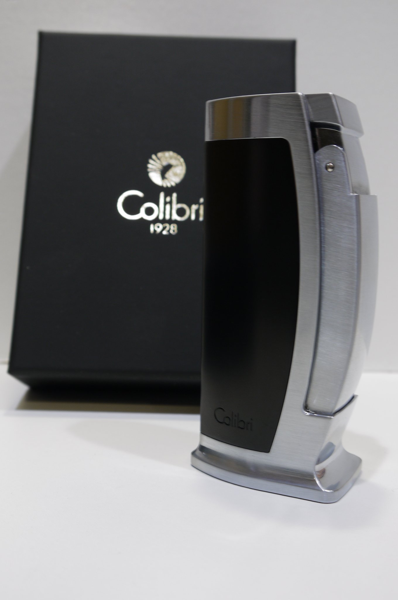 Colibri Enterprise T1 Table Lighter (Black and Chrome)