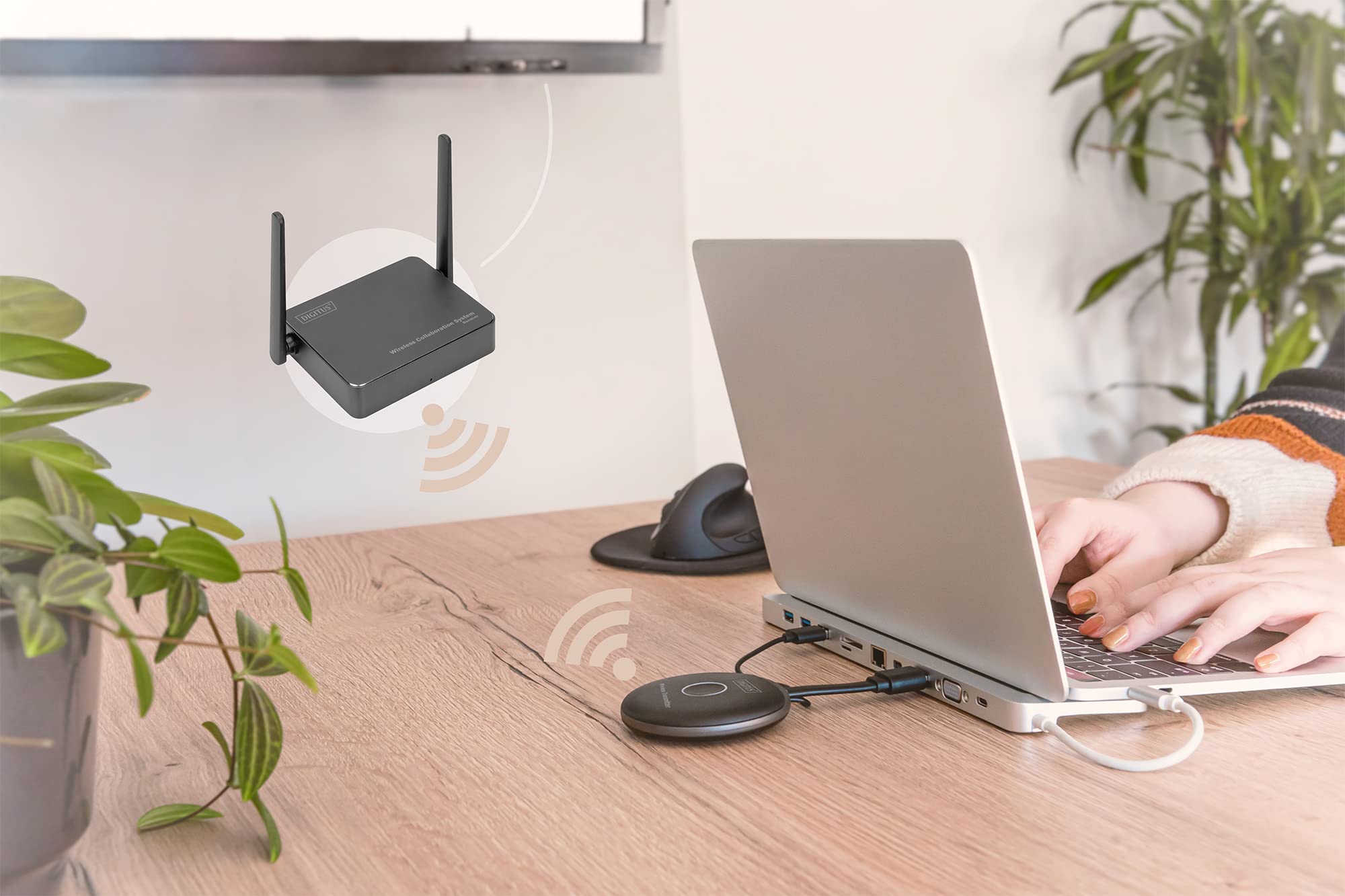 DIGITUS Click & Present Pro – HDMI-Transmitter zur Erweiterung von DS-55317 | HDMI-Sender Einheit – Keine Treiber erforderlich – Echtes Plug and Play – Schwarz