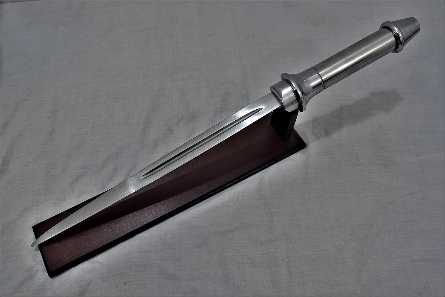 Angel Blade with Stand - Supernatural, Silver