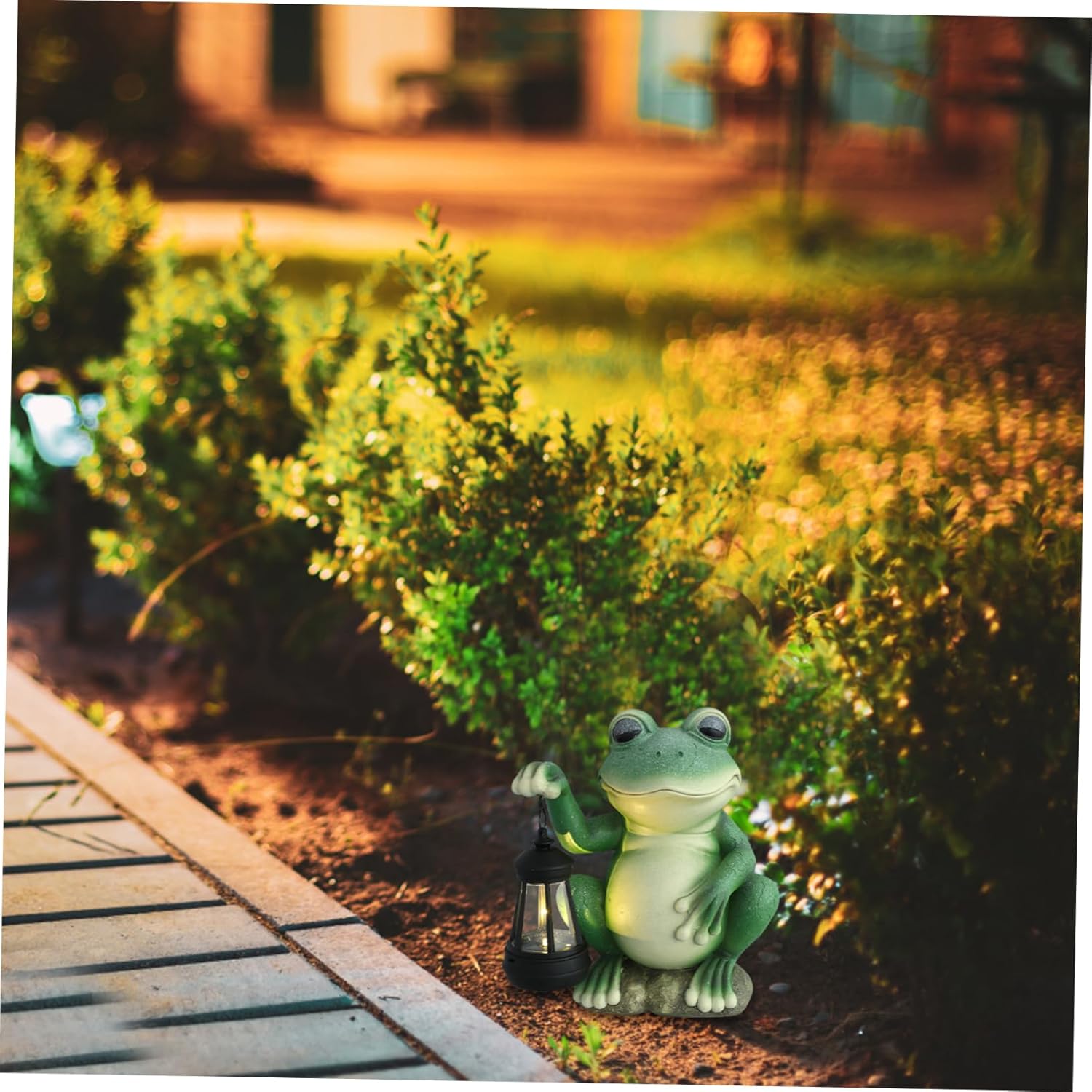 BESPORTBLE Solar Frog Lantern Outdoor Decorative Solar Light for Garden Weatherproof Resin Design for Yard and Patio