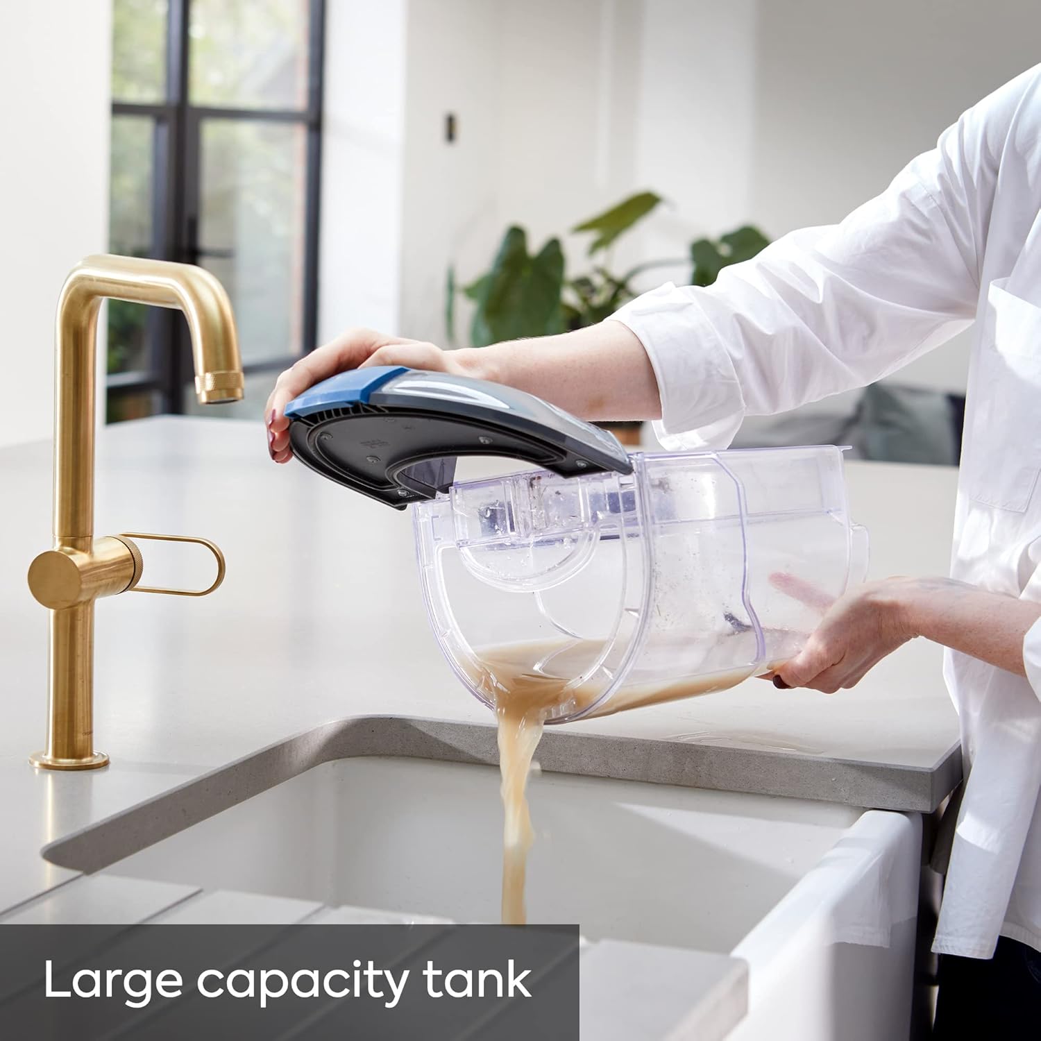 Emptying dirty water tank