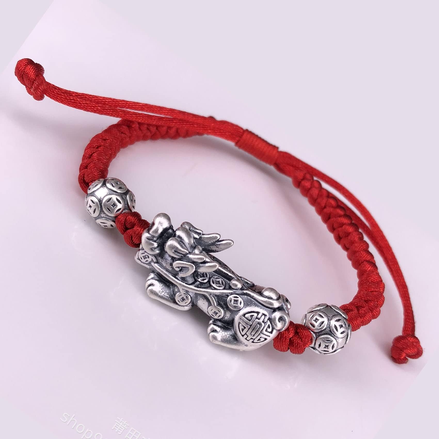 Amuleto Feng Shui Hilo Rojo Plata de Ley Pixiu/Piyao Pulsera de Riqueza Pulsera de Amuletos de la Suerte Pulsera de Chakra de Cristal Curativo Reiki Talismán para la Prosperidad Dinero Buena Suerte