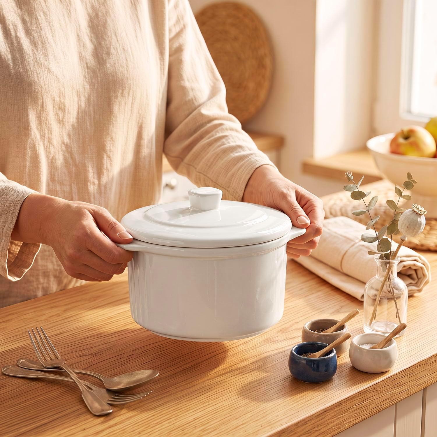 Ceramic Serving Tureen Soup Bowls with Lid, 8.1 IN Stew pot 2.1 QT