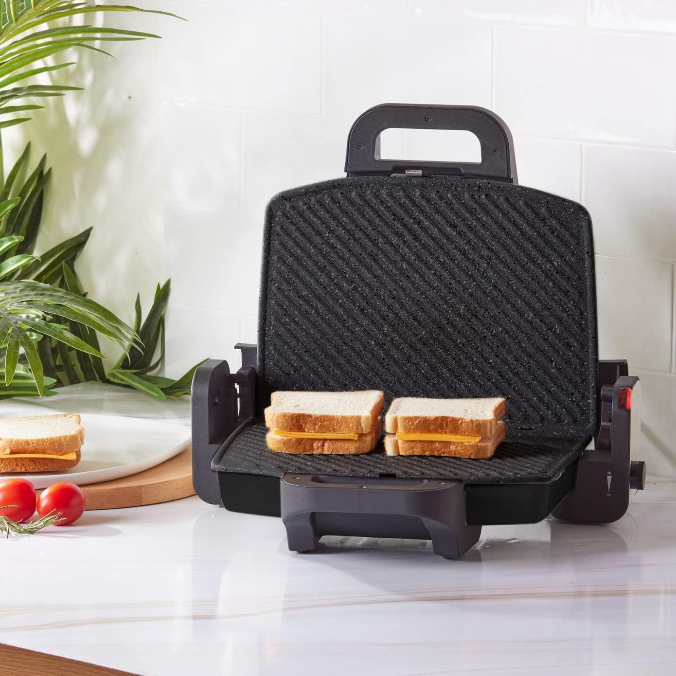 Karaca Future Essential Tost Makinesi Matte Black 1800 W