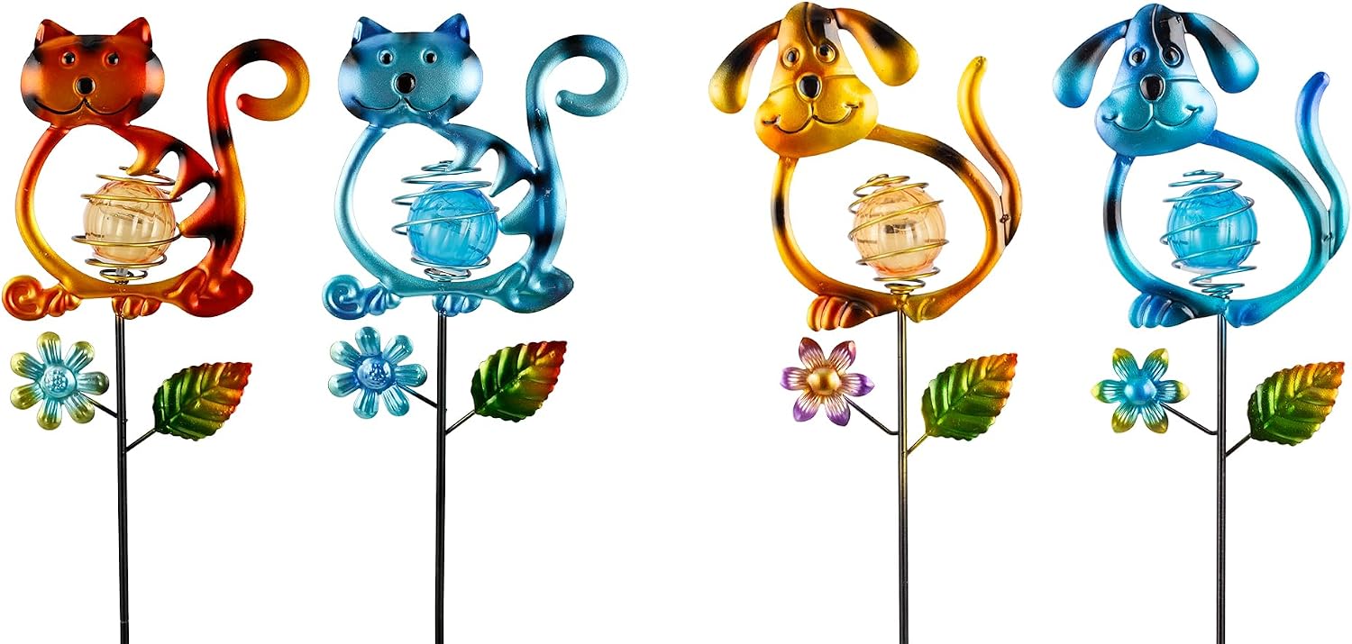 A Bundle of Cat Solar Lights and Dog Solar Lights 4Pcs
