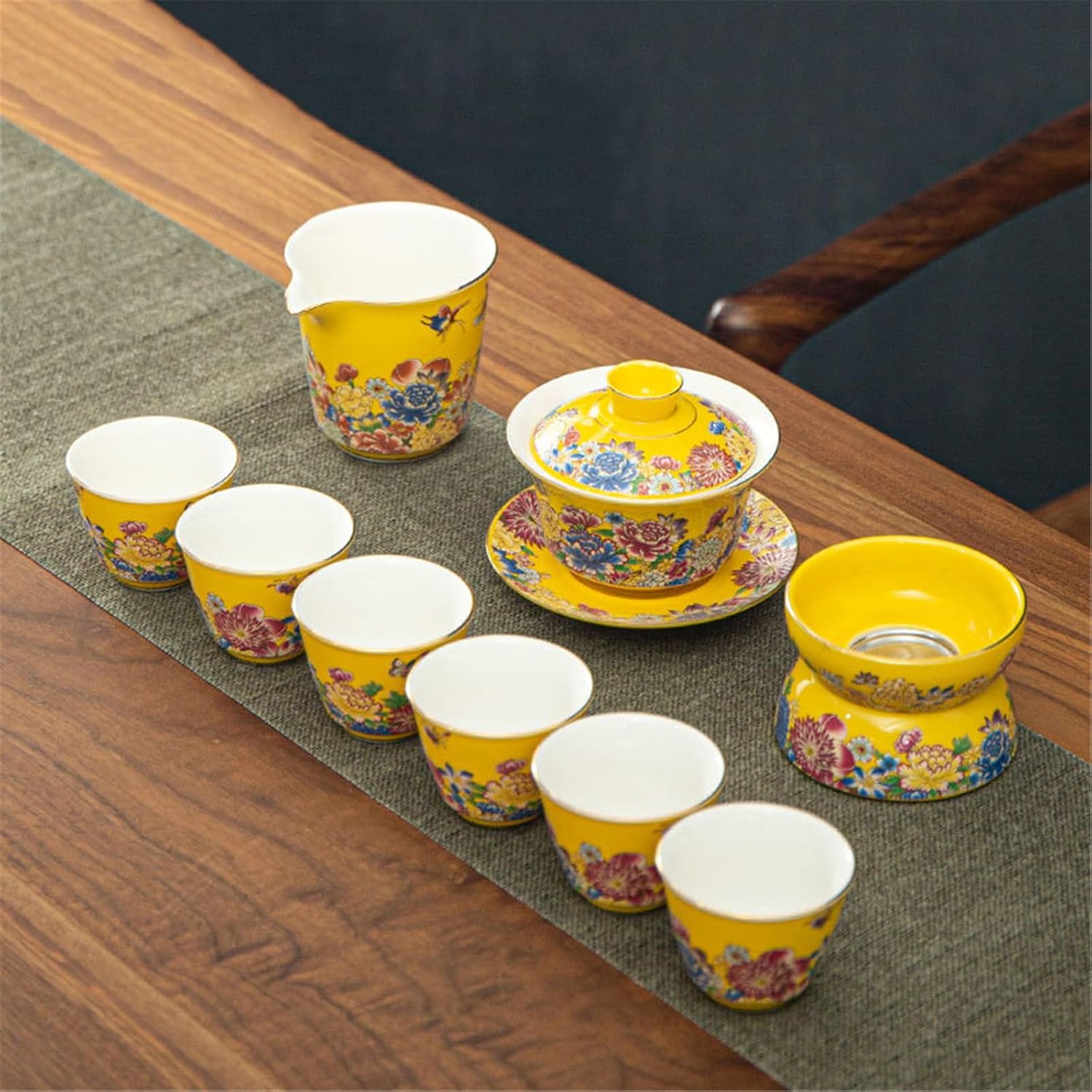 Blue and White Gongfu Tea Set - Ceramic Gaiwan and Cups with Classic Patterns-set1