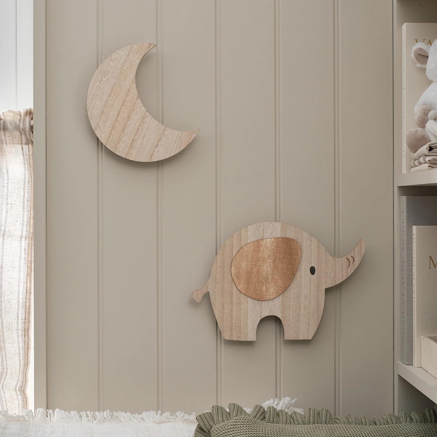 Lights4fun Set Wandlampen Mond & Elefant | warmweiße LEDs| Batteriebetrieben | Fernbedienung & Timer | Kinderzimmer Schlafzimmer Wandleuchte | Deko Wanddeko Nachtlampe Nachtlicht