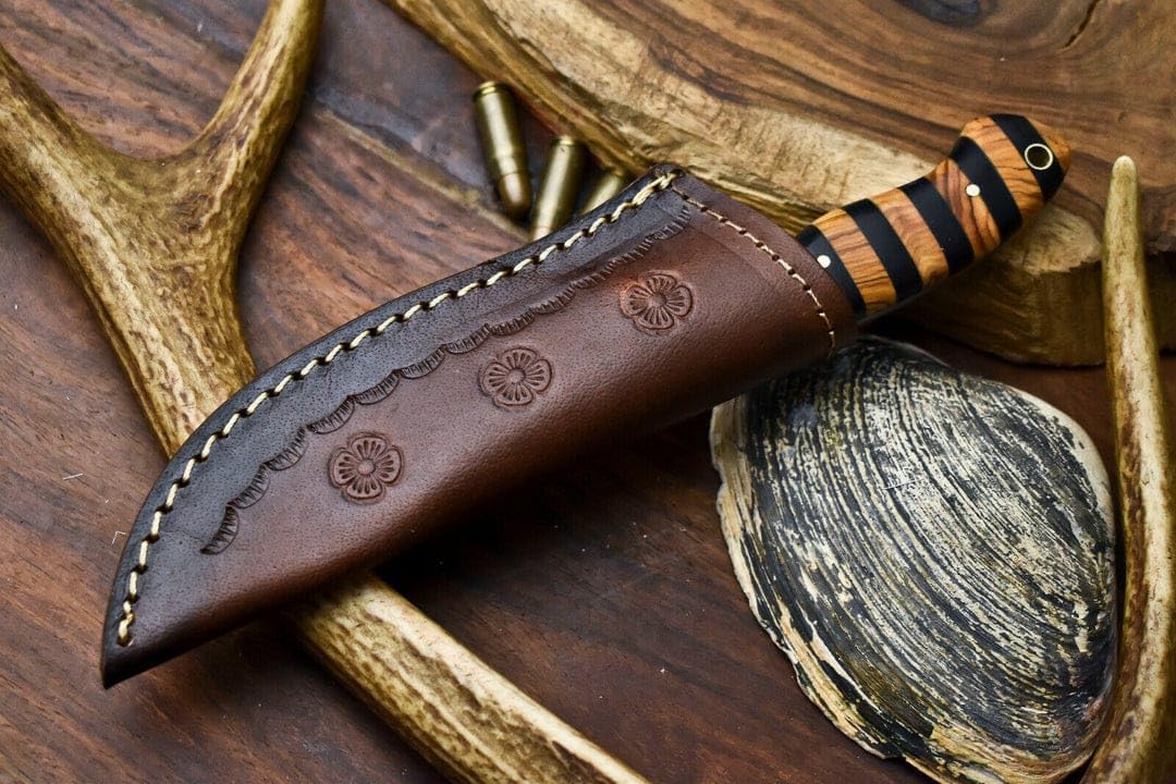 Handmade Damascus Steel Hunting Knife, Skinner Knife, Fixed Blade Knife, Bushcraft Knife, Leather Sheath