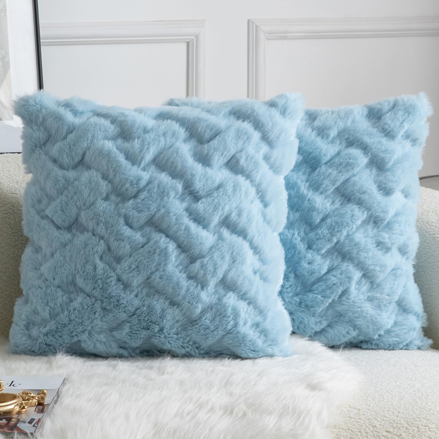 YAERTUN Set of 2 Decorative Cushion Covers Thick Plush Wool Pillows Covers Super Soft Luxury faux Rabbit Fur Velvet Throw Pillow Cases for Couch Sofa Bed Living Room 20x20 Inch 50x50 cm Light Blue