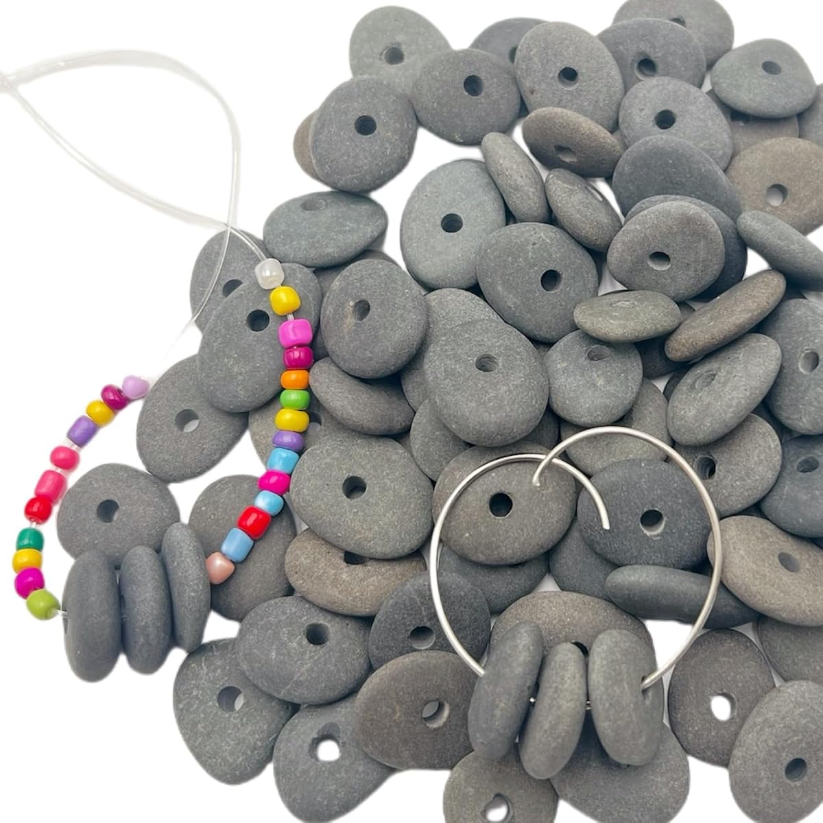 Lifetip 20 piedras perforadas en el centro, pequeñas piedras de río perforadas, rocas para manualidades, pintura, colgantes, cuentas de piedra, aproximadamente 0,8 pulgadas de largo