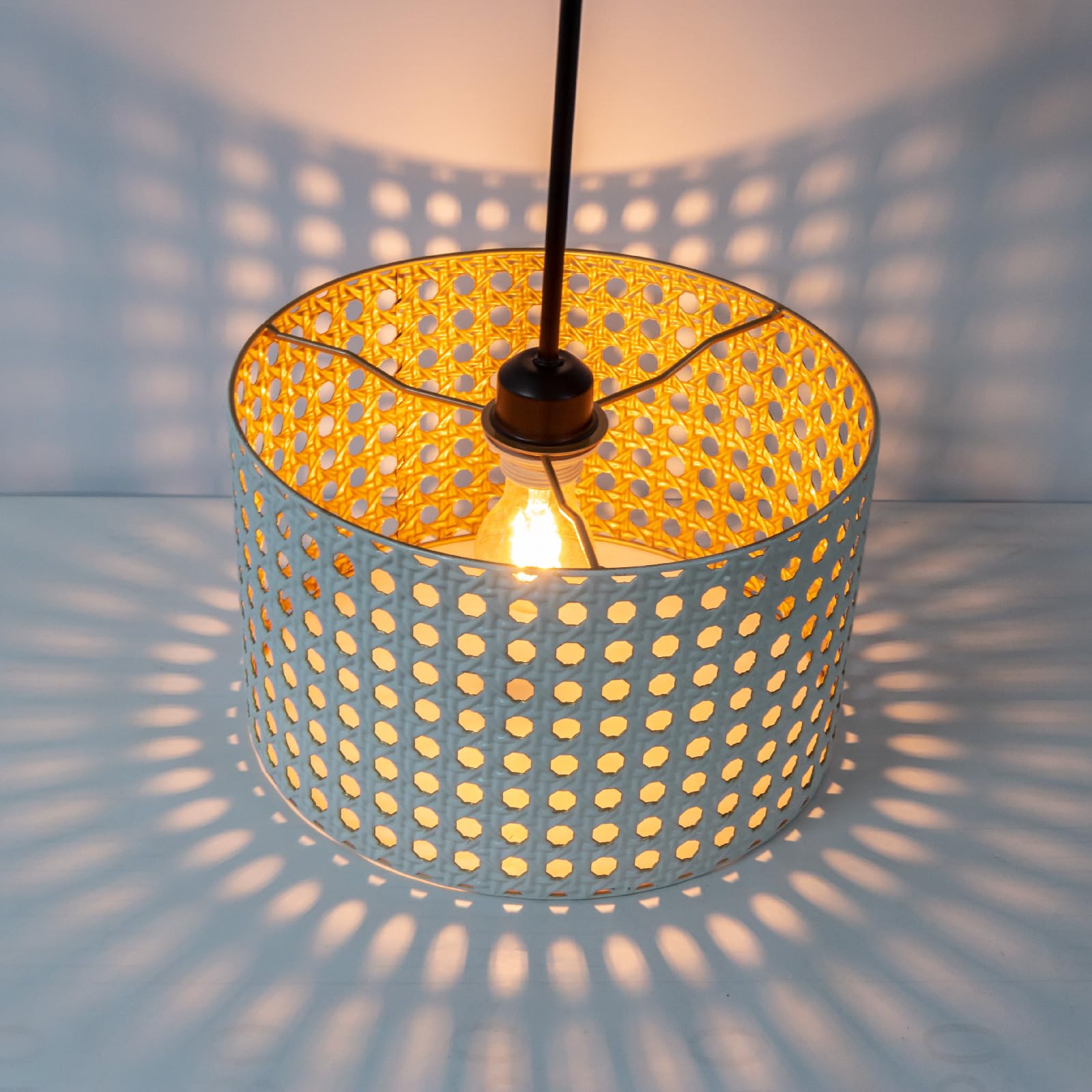 Paralume vintage in metallo, oro bianco, intagliato, a tamburo, per lampada da terra, lampada a sospensione, lampada da tavolo, lampada da soffitto (rotondo 13 GB)