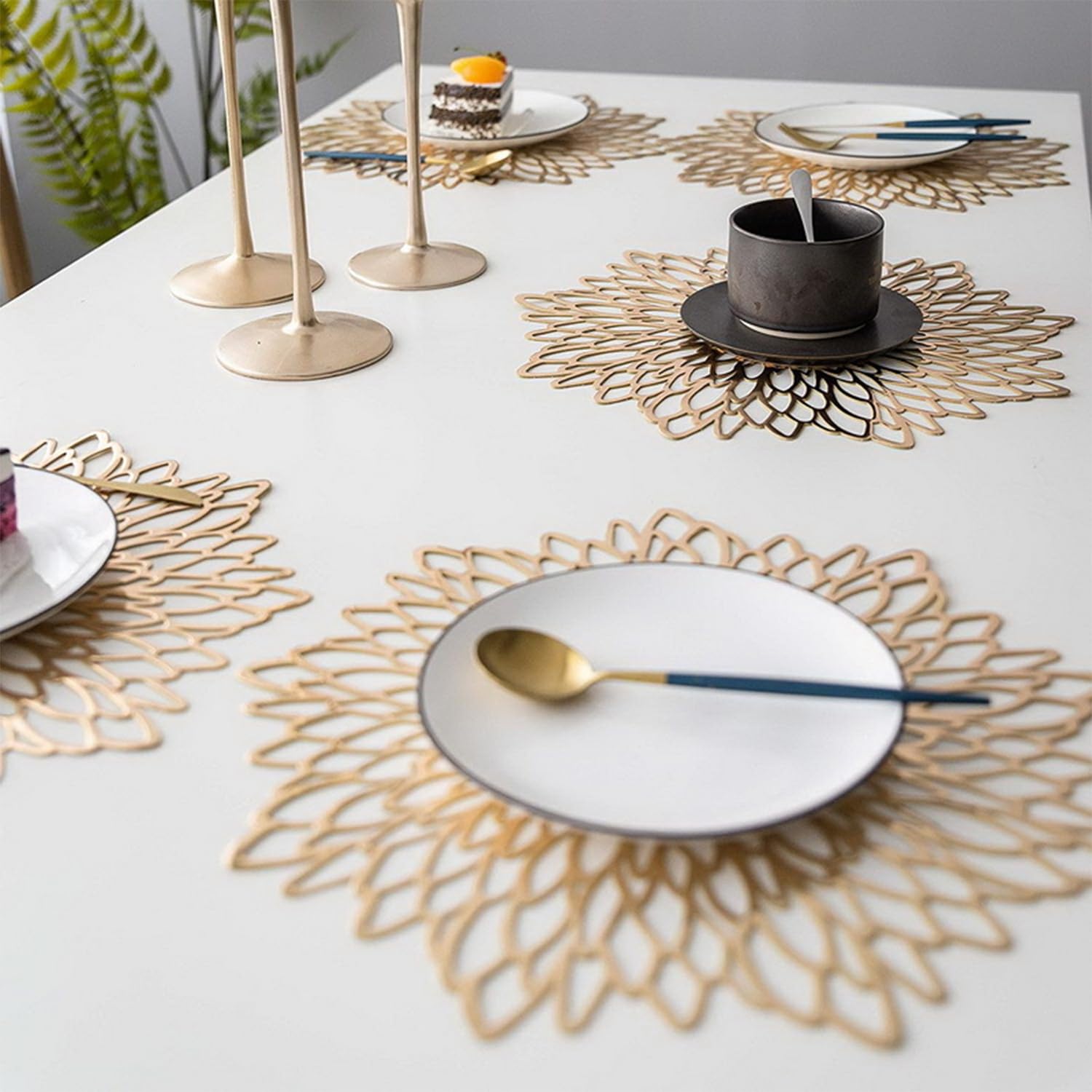 8 Pezzi Tovaglietta per Fiori Rotonda, Tovaglietta Dorate Hollow in PVC, Tovaglietta Rotonda Impermeabile per Presina Piatto, Decorazione da Tavola, Matrimonio, Ristorante(15 Pollici)