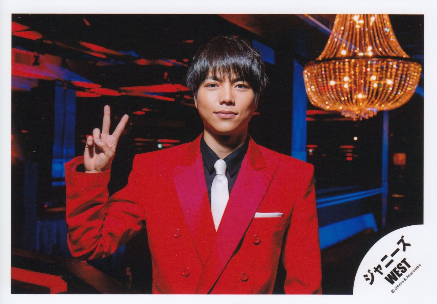 ジャニーズWEST 重岡大毅　公式写真　WEST. ジャニーズWEST 重岡大毅が単独ソロ表紙！ 連載4年目はスペシャル企画