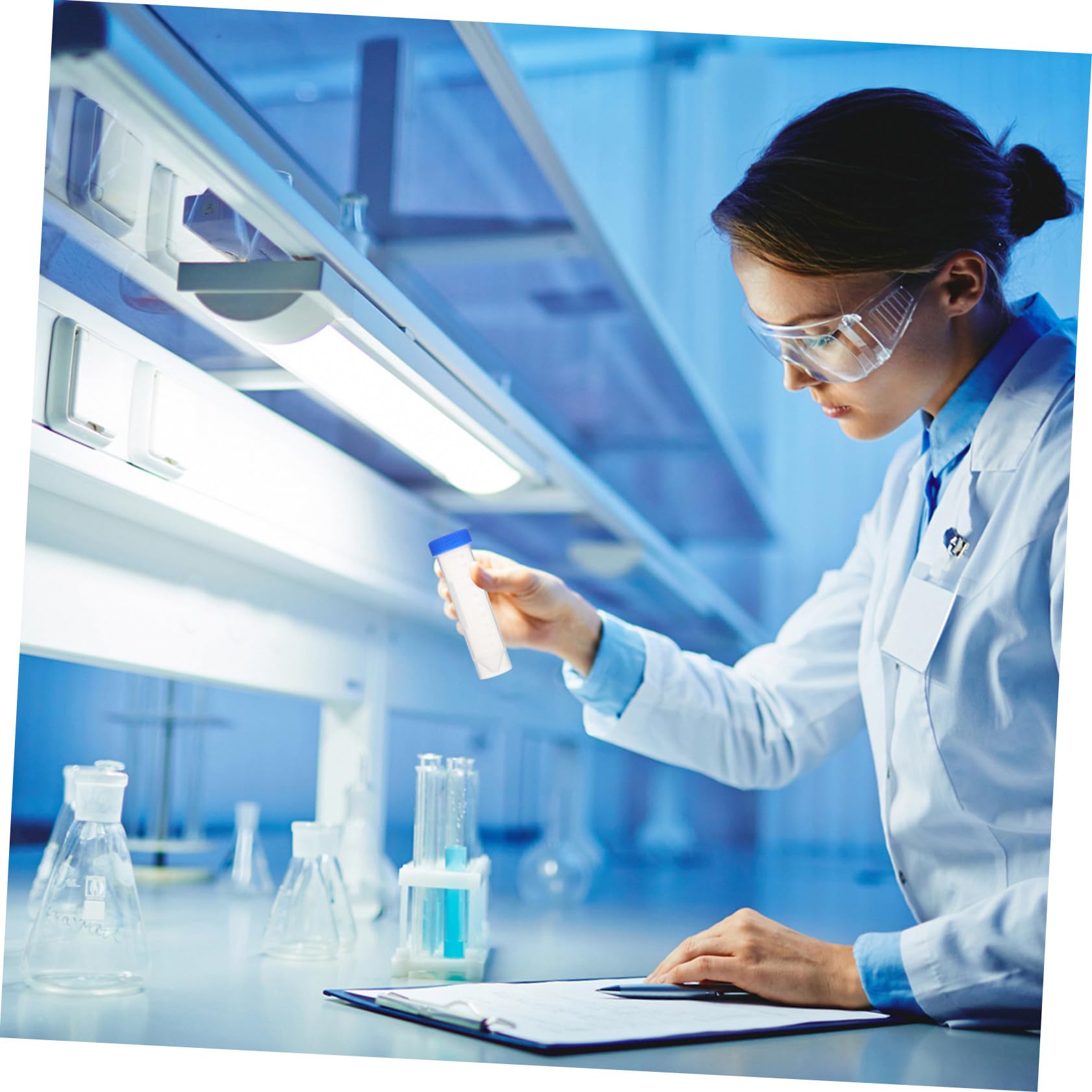 Provette Centrifuga in Plastica da 50ml Tappo a Vite, 50 Pezzi | Scala Trasparente, Posizioni di Sfiato e Chiusura Totale, per Biochemia e Biologia Molecolare Colore Casuale