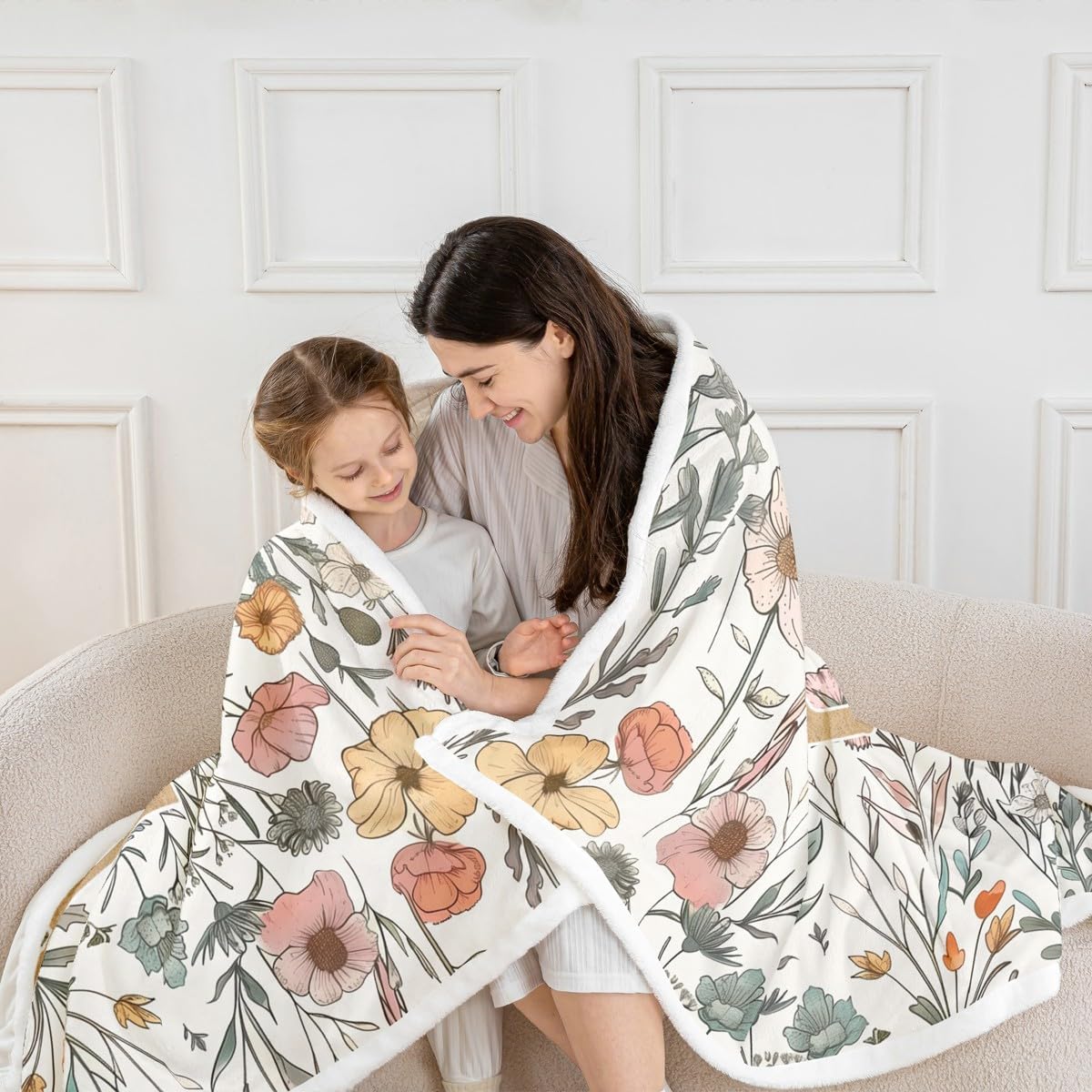 jejeloiu Gold Initial T Sherpa Throw Blanket for Couch Blossoming Iris Flowers Super Soft Cozy Fleece Floral Printed Blanket for Winter, Plush Throw Throw 50"x60" All Season