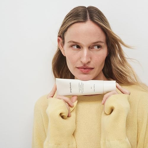 Miniatura 9 de goop Beauty Cleansing Balm  Removedor de maquillaje y limpiador facial para pieles sensibles  Extracto de azafrán, vitamina E y microesferas