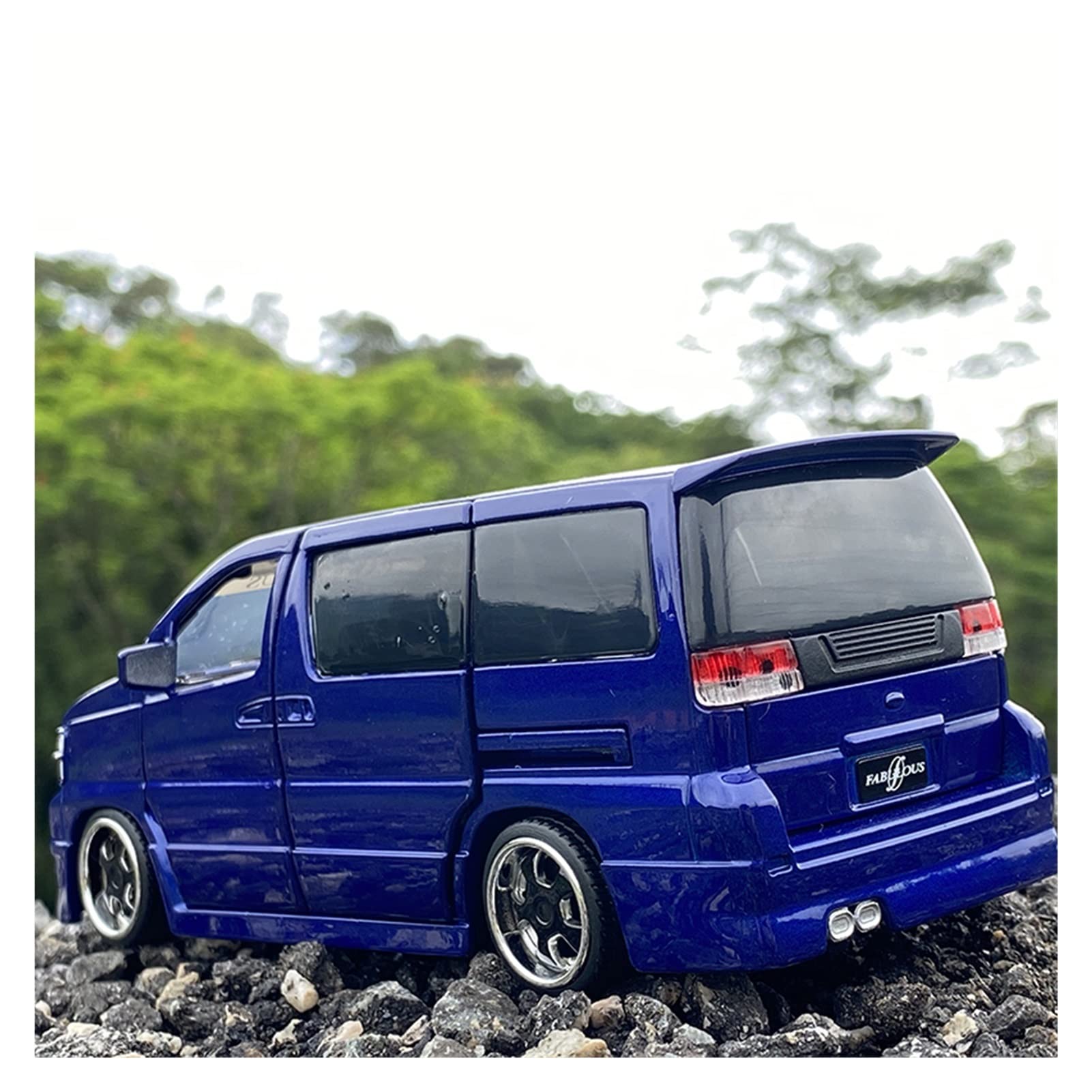 Amazon.com: MING ZHEN Toy car Model 1:32 for Nissan Elgrand
