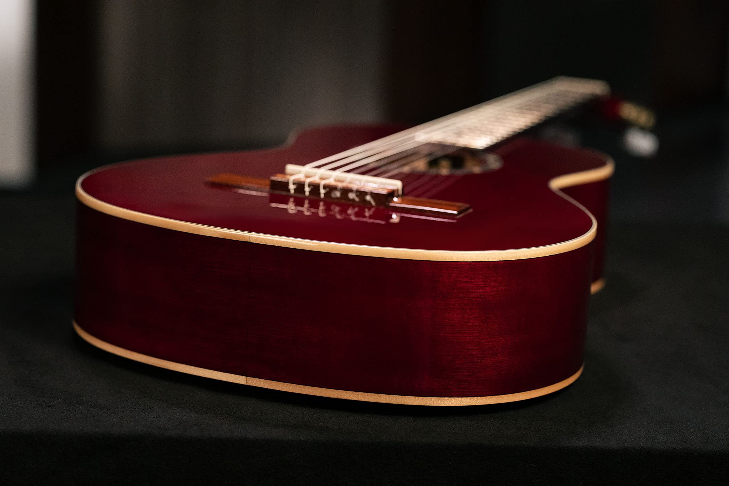 Ortega Guitars 1/2 Konzert Gitarre – Family Series – Inklusive Gig Bag – Fichte, Mahagoni, Rot (R121-1/2WR)