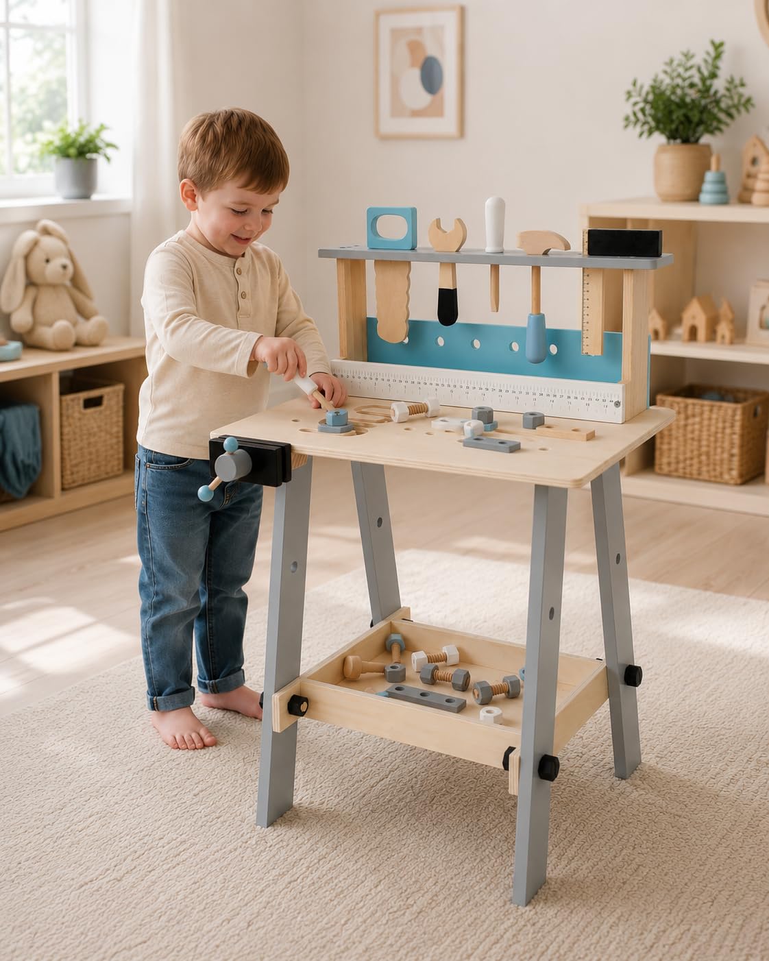 Bayer Chic 2000 Kinder-Werkbank | Holz | Mit Werkzeug & Zubehör | Robuste Werkbank aus Holz für kleine Handwerker. Inklusive umfangreichem Zubehör. Fördert Geschick & Kreativität ab 3 Jahren.
