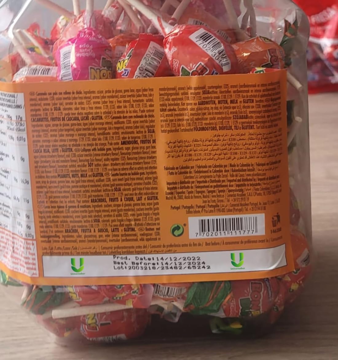 Tarro - Paquete de 100 Unidades - Colombina Bon Bon Bum - Paletas con centro de goma de mascar surtido, paletas de 4 sabores Lulo, fresa, fresa Roja y mandarina, Bote de 1700 gr. (100 unidades)