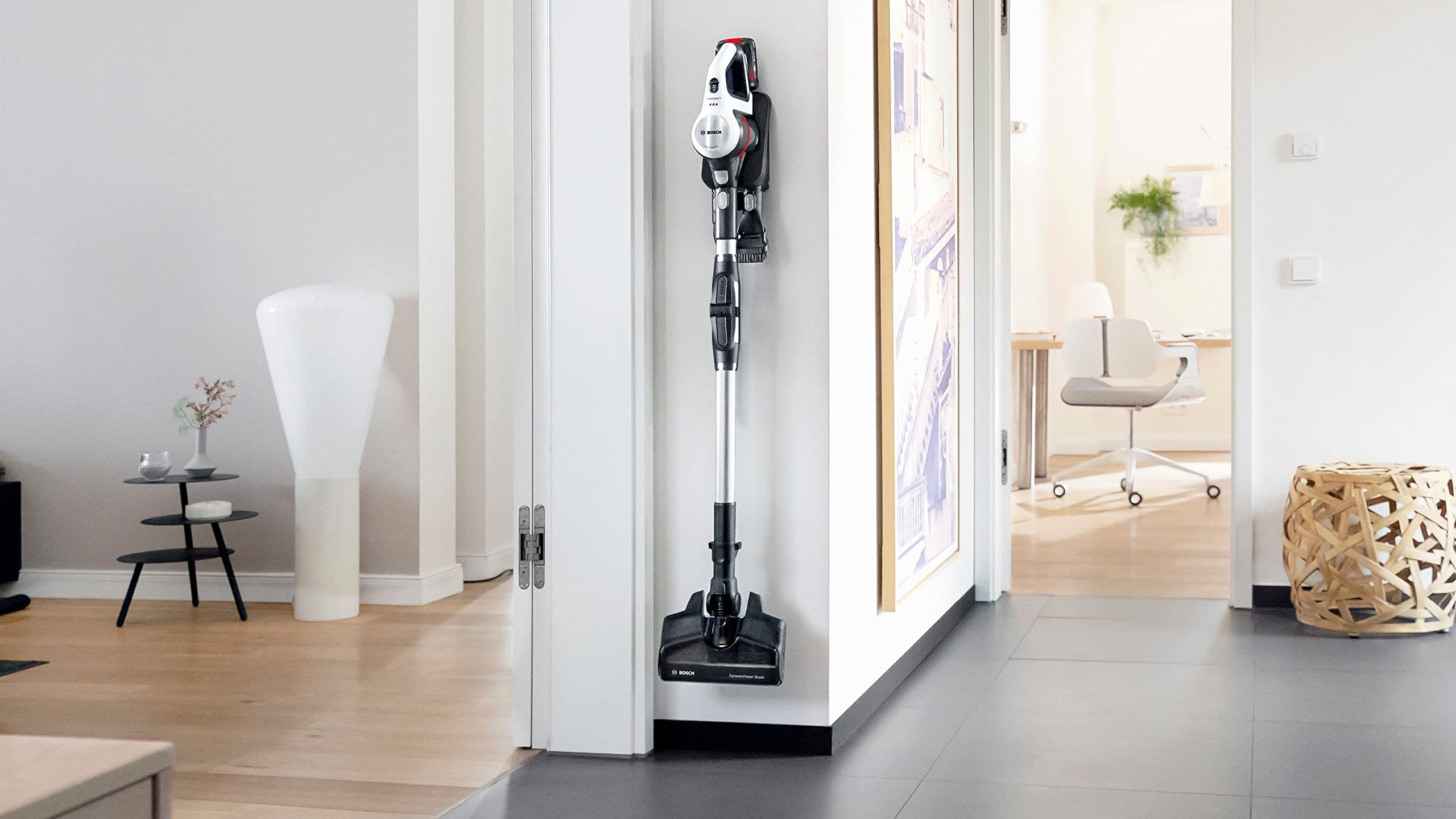 Bosch Electroménager Unlimited 7, BBS711W, aspirateur Balai, autonomie de 40 Min, Brosse motorisée avec éclairage LED, Batterie 3.0 Ah Power for All, Tube Flexible, Poids léger, Accessoires, Blanc