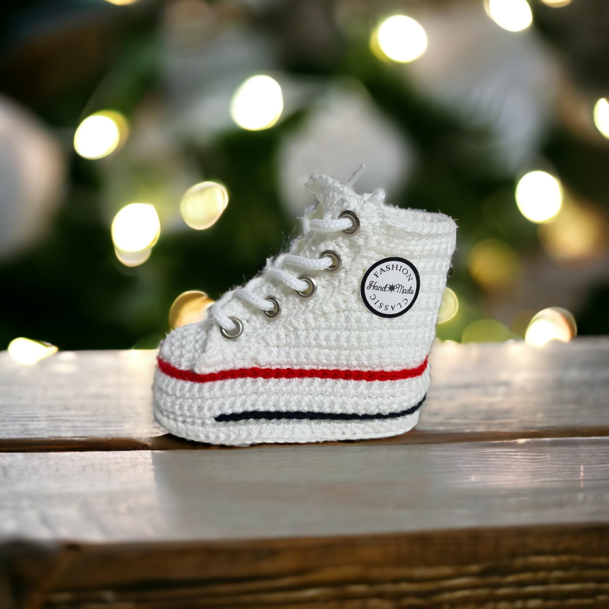 weiße Bio Häkel Baby Sneaker Booties, weiche rutschfeste Strickschuhe für Jungen und Mädchen, geschlechtsneutrale Baby-Boots, personalisierte Neugeborenen-Geschenke