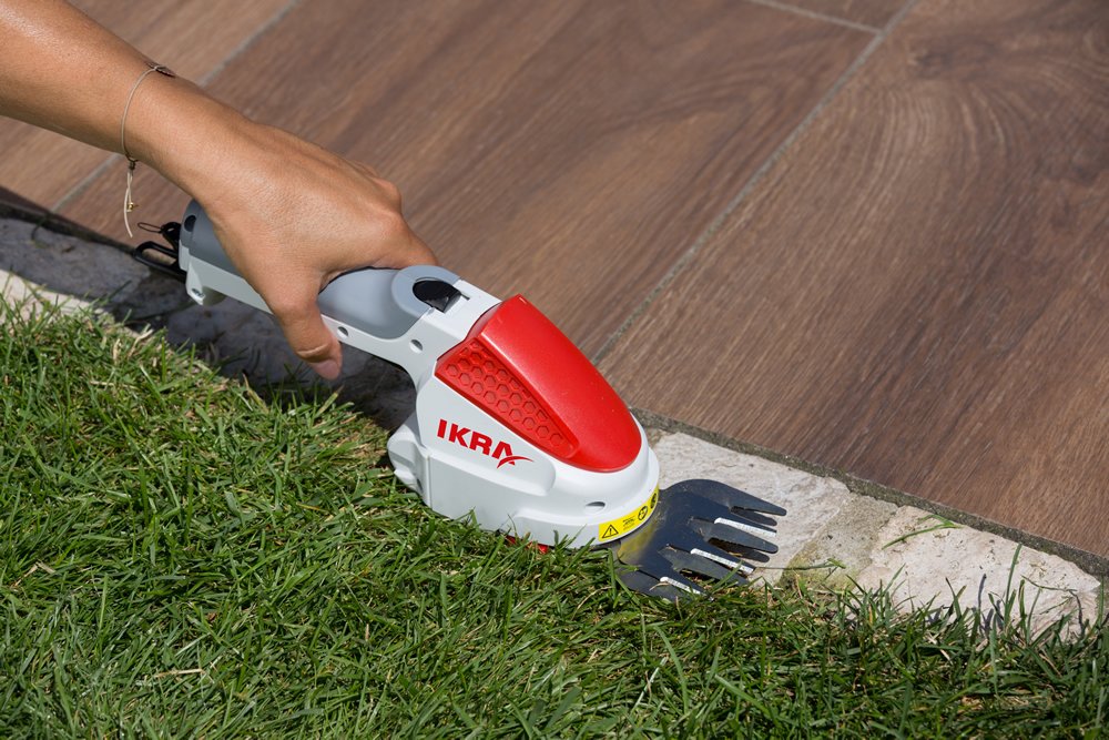 IKRA Akku Grasschere Strauchschere 2in1 IGBS 1054 LI 7,2V Laufzeit max 175 Min inkl Akku Ladegerät & Tasche, Grau/ Rot