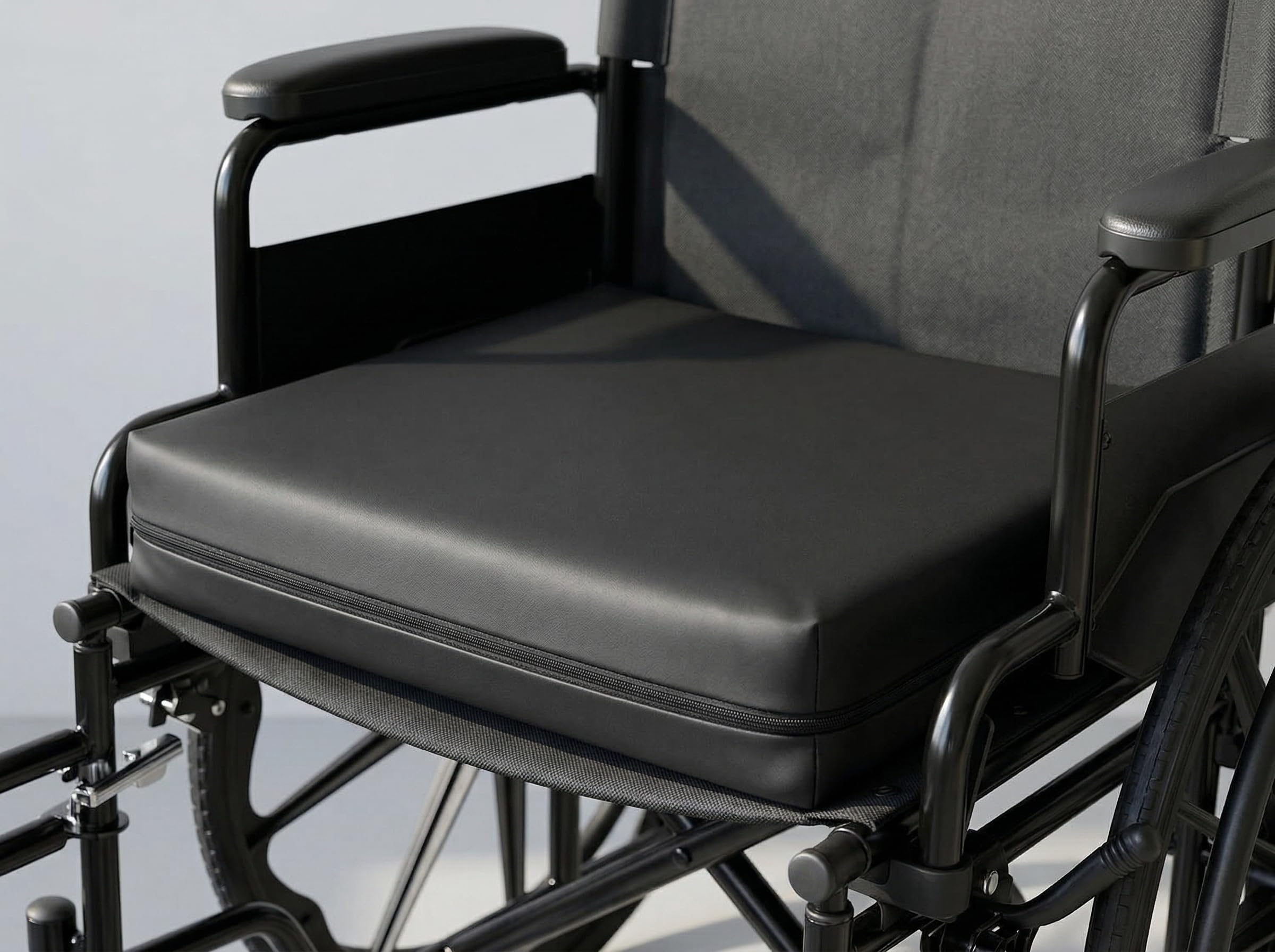 Cuscino Antidecubito Schiuma HR 42x42x8 – Ortopedico Per Sedia A Rotelle E Ufficio – Federa Lavabile – Prodotto Europa