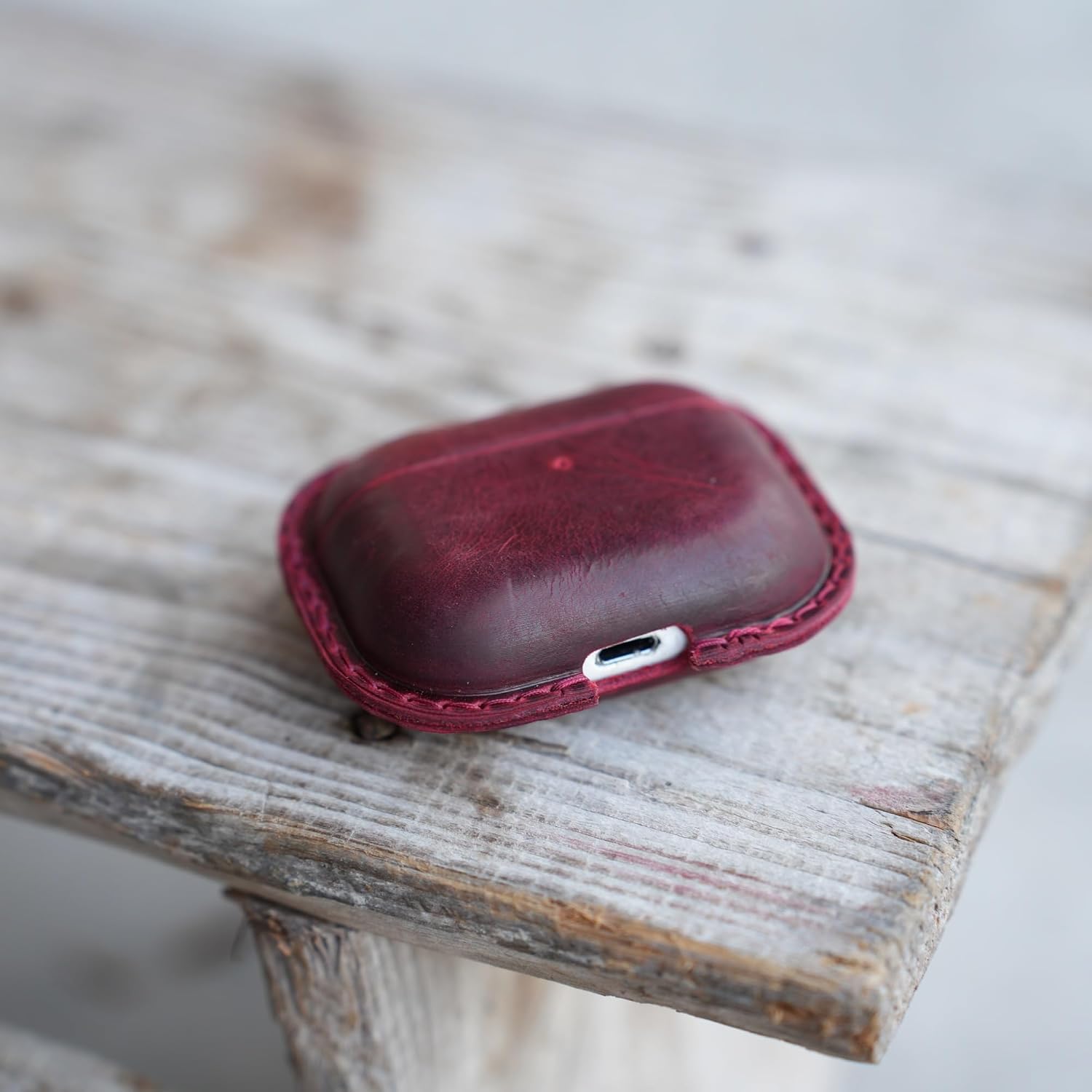 JJNUSA Genuine Vintage Leather Distressed Leather for Apple Airpods Pro 3 3rd Gen (2025) Wireless Charging Protective Cover Earbud Case Compatible with MagSafe Red