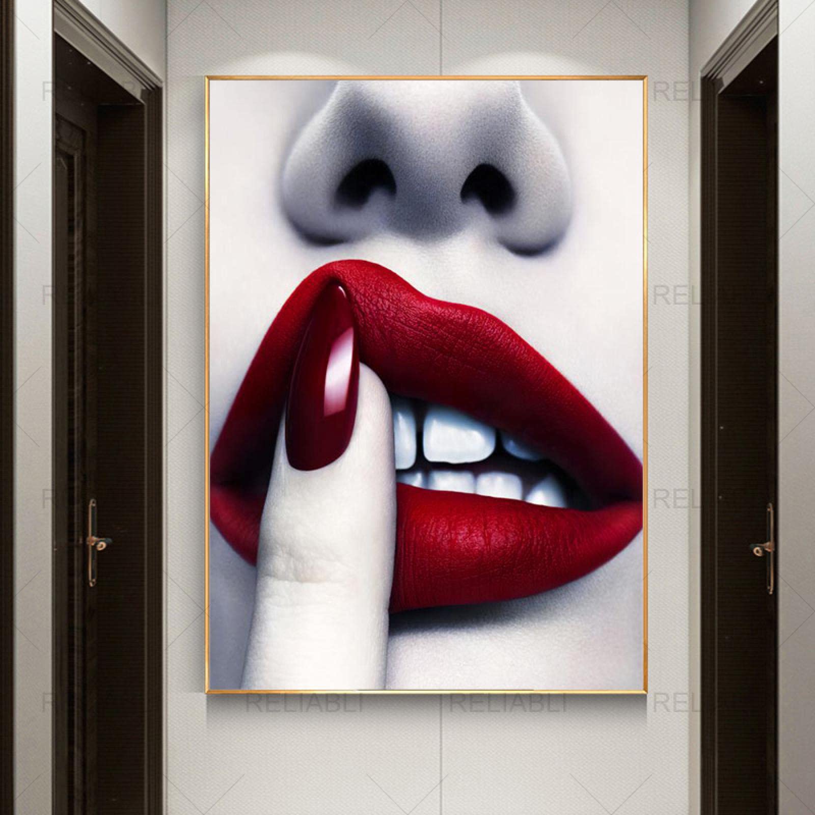 Toile lèvres rouges sexy pour rajeunir la déco d'un salon - 8