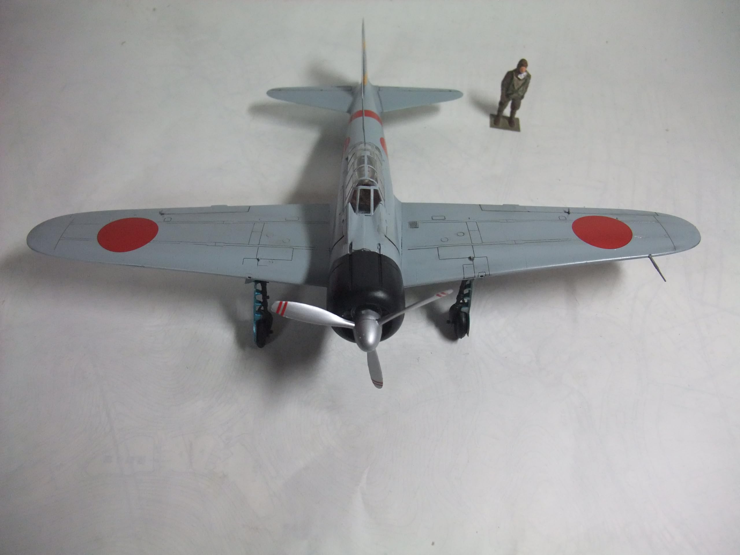 Amazon | 完成品 日本海軍零戦21型艦上戦闘機 空母 赤城 搭載機 縮尺