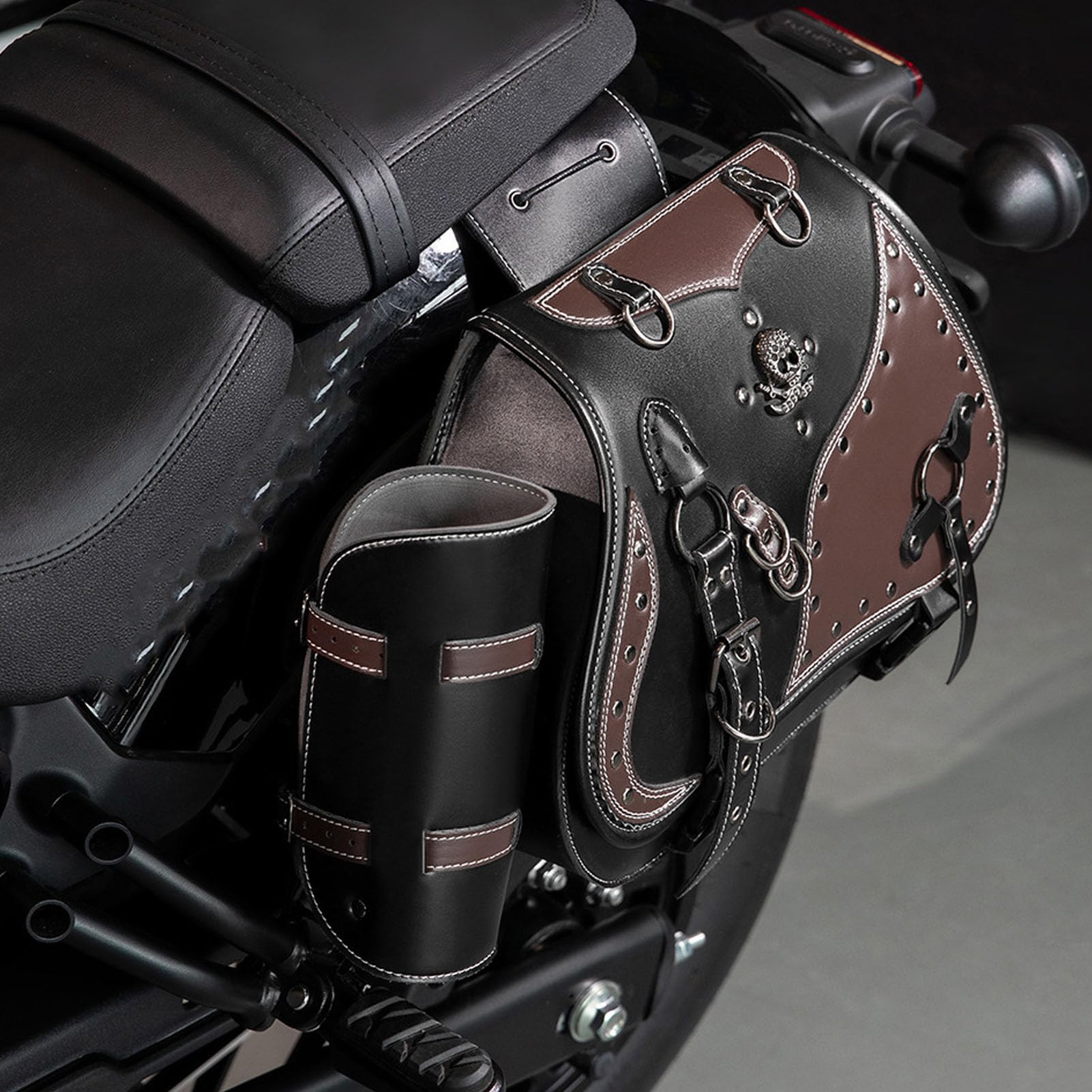 Yctze Uniwersalne Sakwy Motocyklowe 30L PU Skórzane Torby Boczne z klamrą w Kształcie ćwieków do Większości Motocykli Iron Shadow Vulcan
