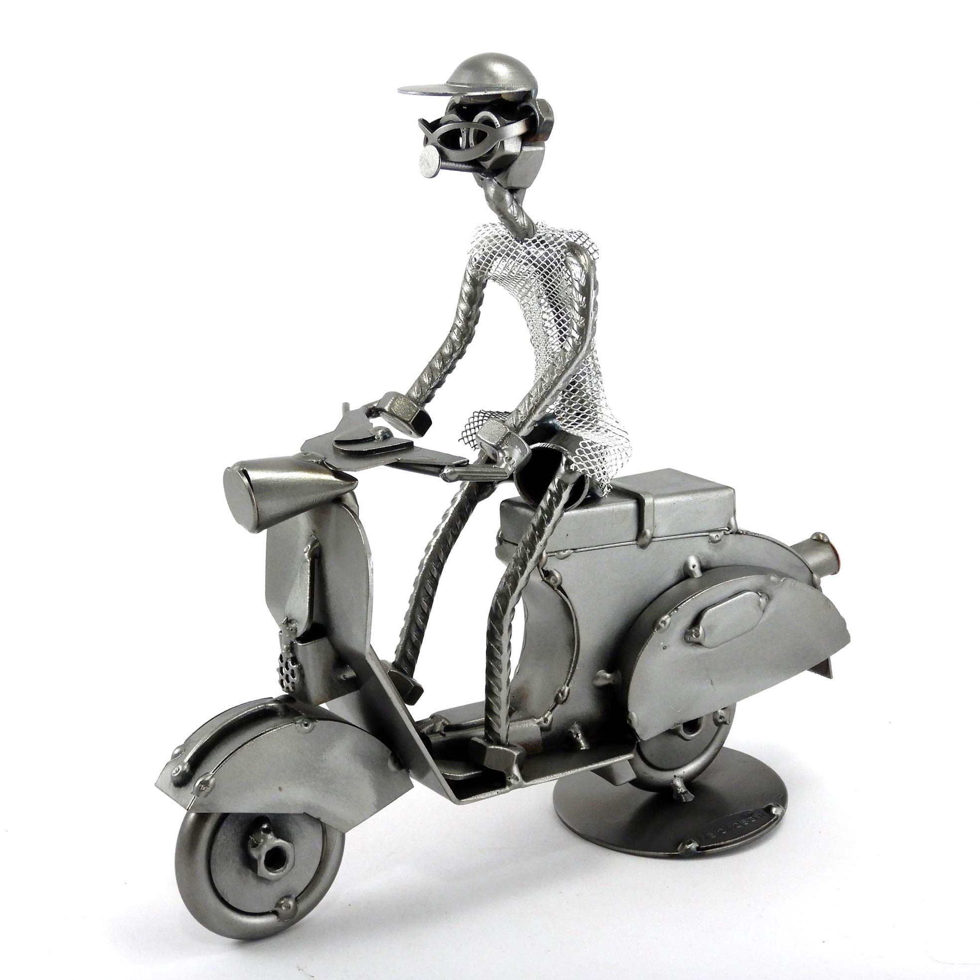 VESPA CON PERSONAGGIO IN METALLO CON VITI BULLONI CHIODI DI METAL IDEA - IDEA REGALO ORIGINALE - 100% ARTIGIANALE - MADE IN ITALY - PERSONALIZZABILE