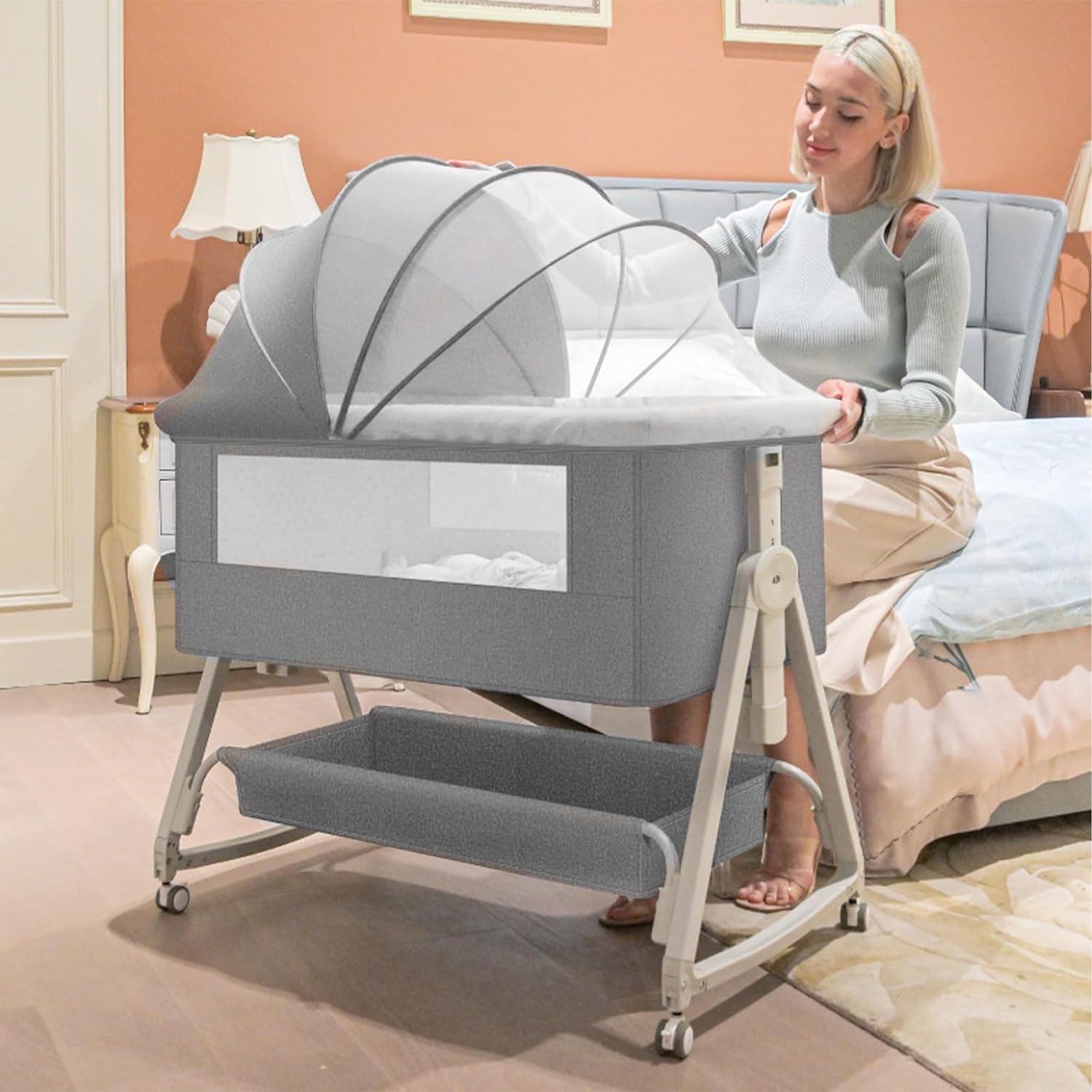 Baby Bedside Crib, Folding Newborn Bedside Sleeper, Baby Bassinet bed With Large Storage Basket, Side Mesh Portable Infant Travel Crib,Adjustable Height Soft Mattress with Swivel Wheels Mosquito Net