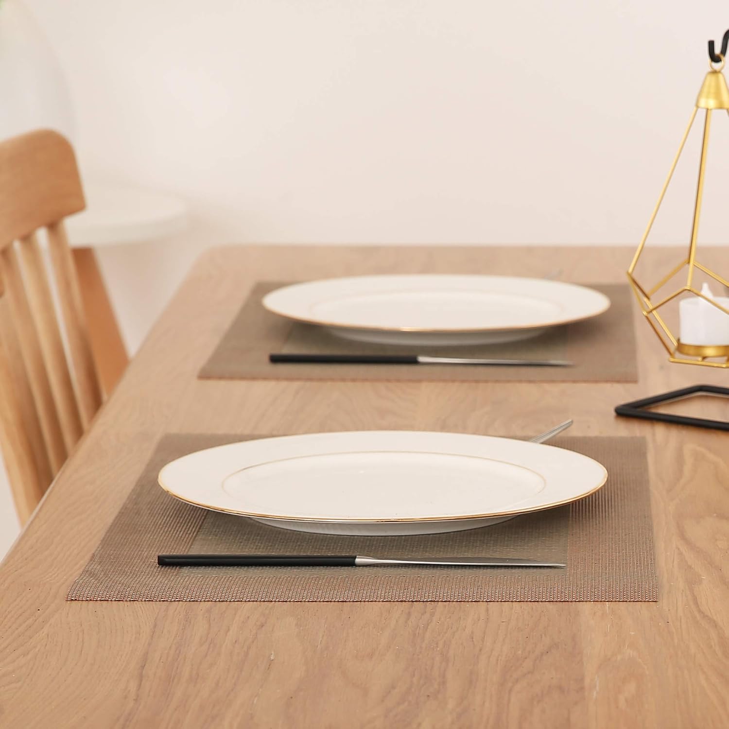 Lіmіtеd Dіѕсоunt Deconovo Washable Placemats Stain Resistant Double-Faced Crossweave Woven Vinyl Non-Slip Place Mats for Dinning Table, 12x18 Inch, Burnt Red and Coffee