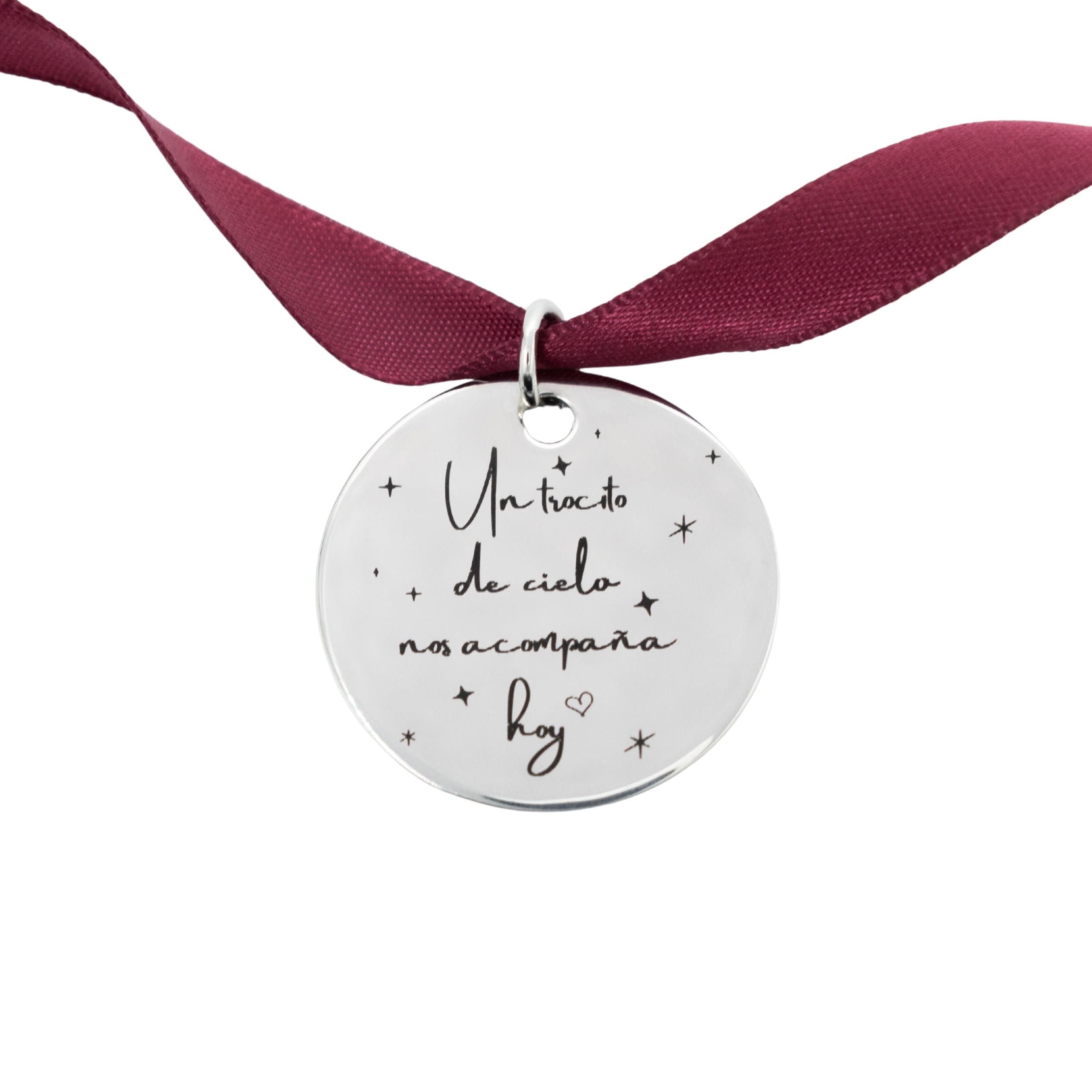 Medalla ramo de novia | Chapa redonda personalizada (Un trocito de cielo nos acompaña hoy) | Acero inoxidable | Cinta de satén color granate | Regalo de boda para novia