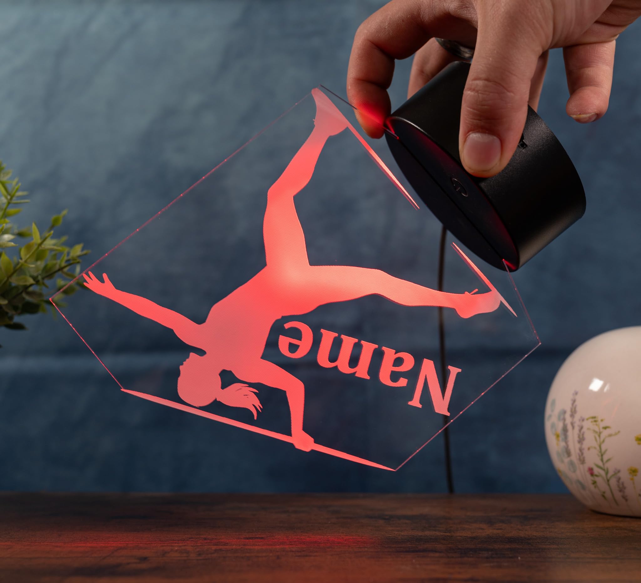 Speerwurf Lampe personalisiert – LED Nachtlicht mit Name | Leichtathletik Geschenk für Frauen & Mädchen | Javelin Throw Light Sport Deko Kinderzimmer & Vereinsheim