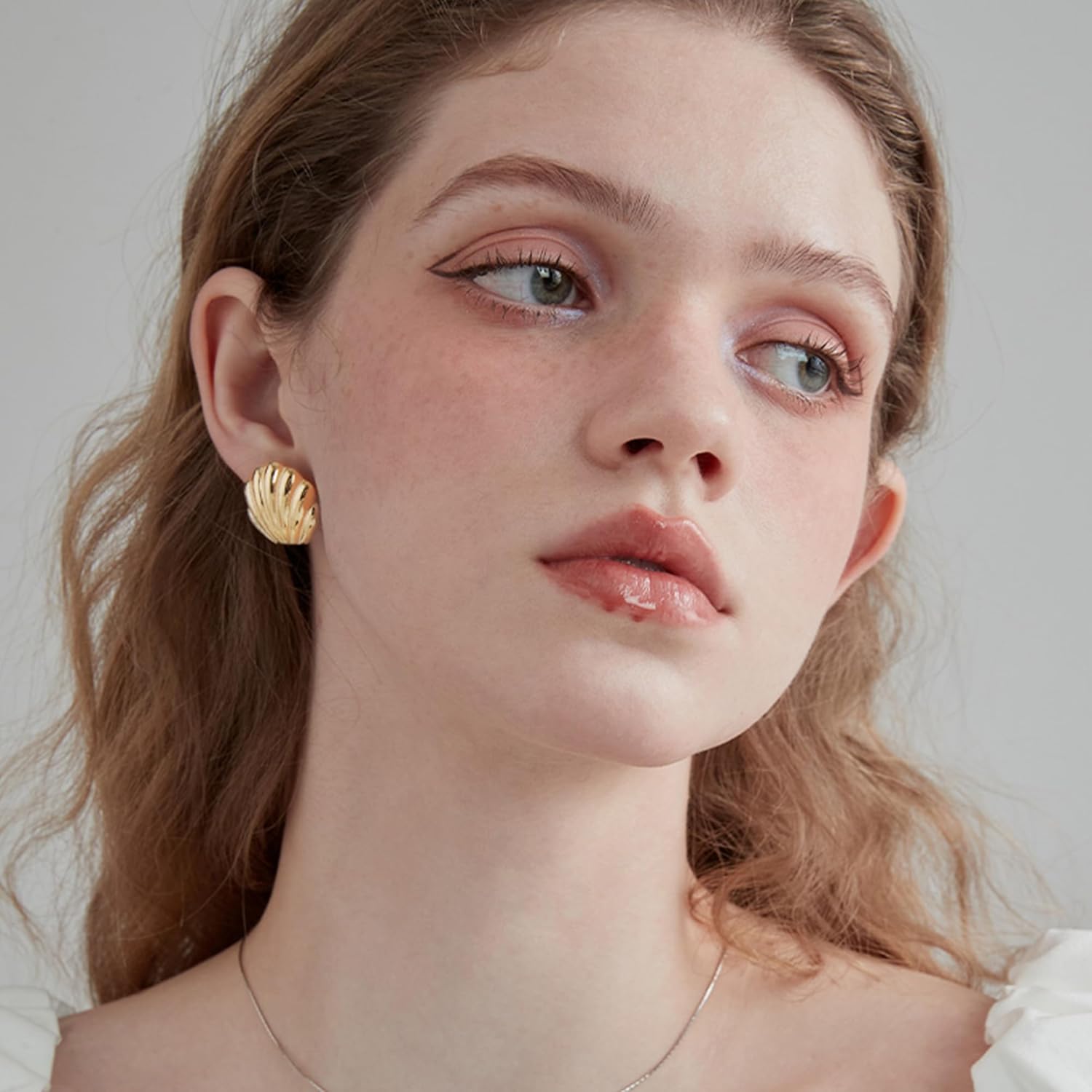 SmileBelle Gold Shell Earrings for Women, 14k Gold Starfish Stud Earrings as Summer Earrings for Her, Chunky Seashell Beach Jewelry for Vacation, Summer Accessories to Matching Seashell Dress image 4 of 8 B0D2XCMXVV