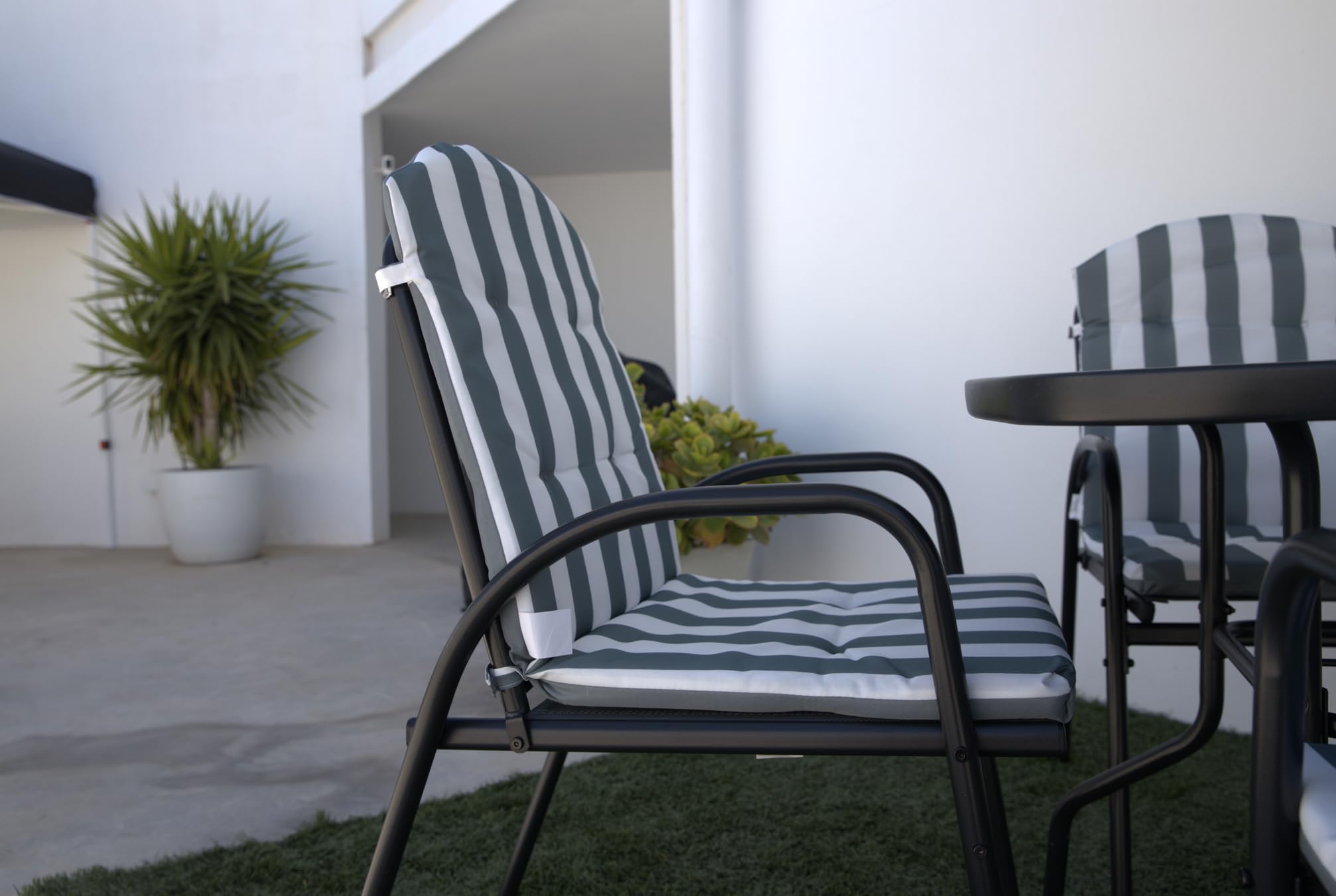KG KITGARDEN Conjunto Balcón/Terraza, 1 mesa centro, 4 sillones y 1 parasol, Gris, Set Dakota