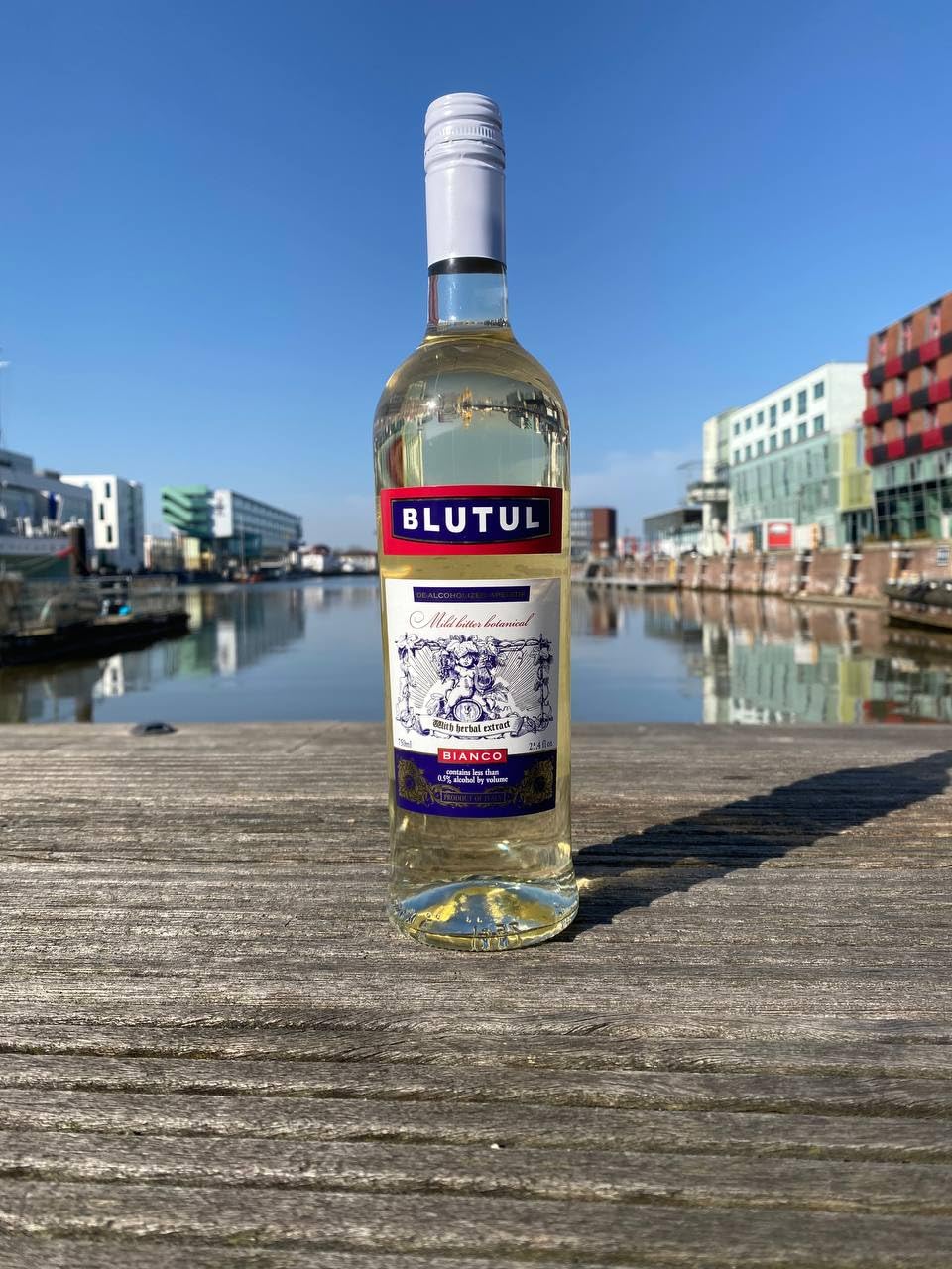 BLUTUL BIANCO ALKOHOLFREIER ITALIENISCHER WERMUT/Preisgekrönter Kräuter Aperitif 6er Pack (6 x 0,75L)/Abgefüllt in Italien/Perfekt als Mixer für Cocktails
