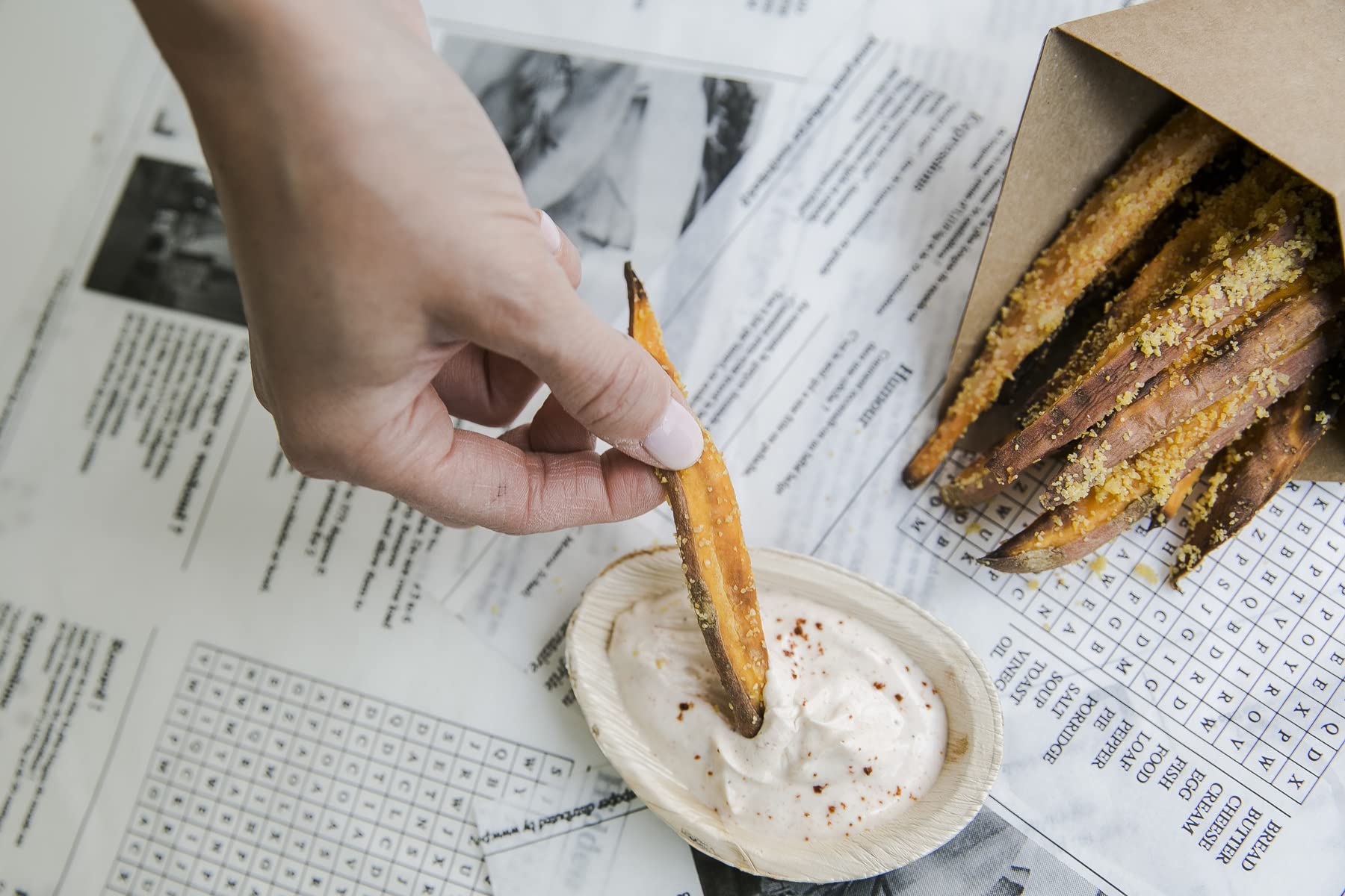 PACKNWOOD 210CONFR2KR - Paper Cone Cup - Kraft Paper Cones with Built in Dipping Sauce Compartment - Grease-Resistant, and Leak-Proof - Finger Food Cones - (8.75