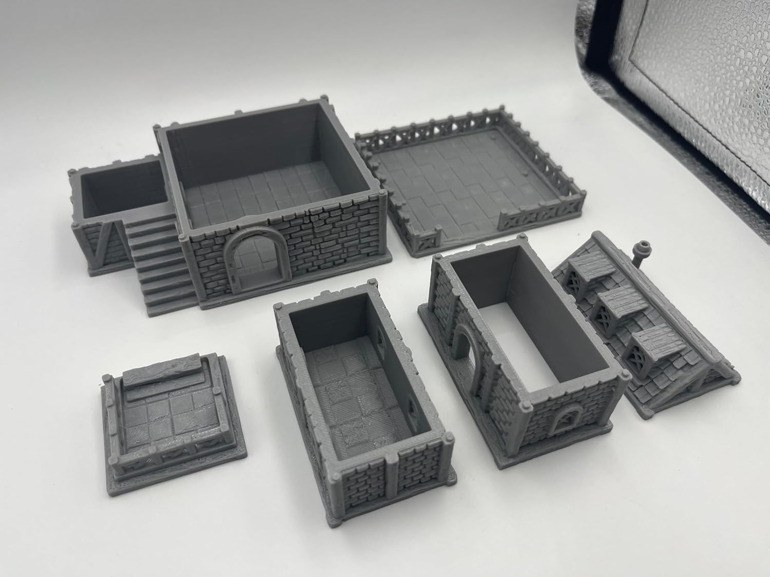 Middle-Ages Buildings Terrain Scenery for 18mm and 28mm Miniature Tabletop Wargames, 3D Printed and Paintable (18mm Scale)