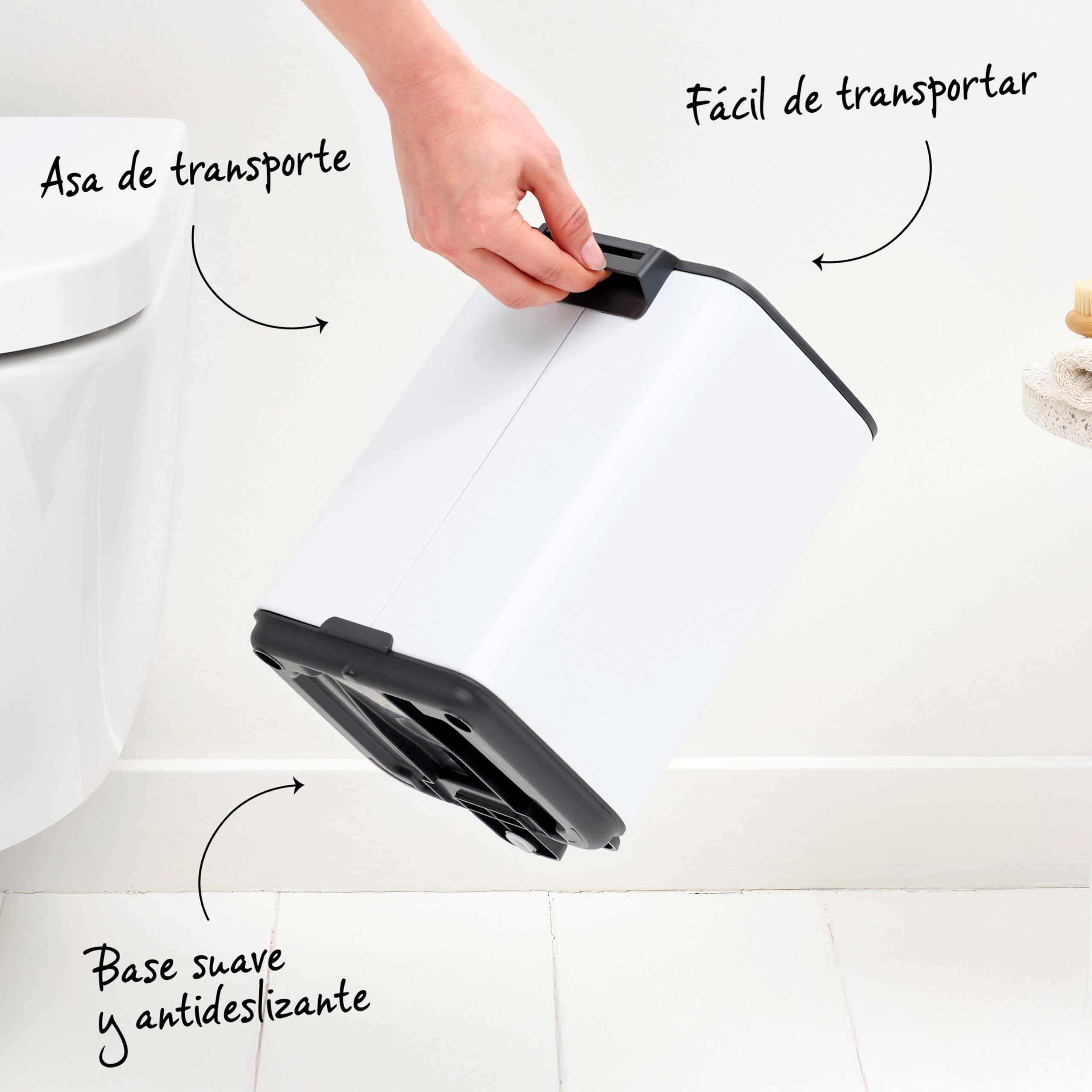 Brabantia Bo Pedal Cubo de basura 30L (beige claro), papelera cocina con diseño compacto y sistema de apertura con pedal, cubo basura reciclaje con cubo extraíble, incluye bolsas PerfectFit